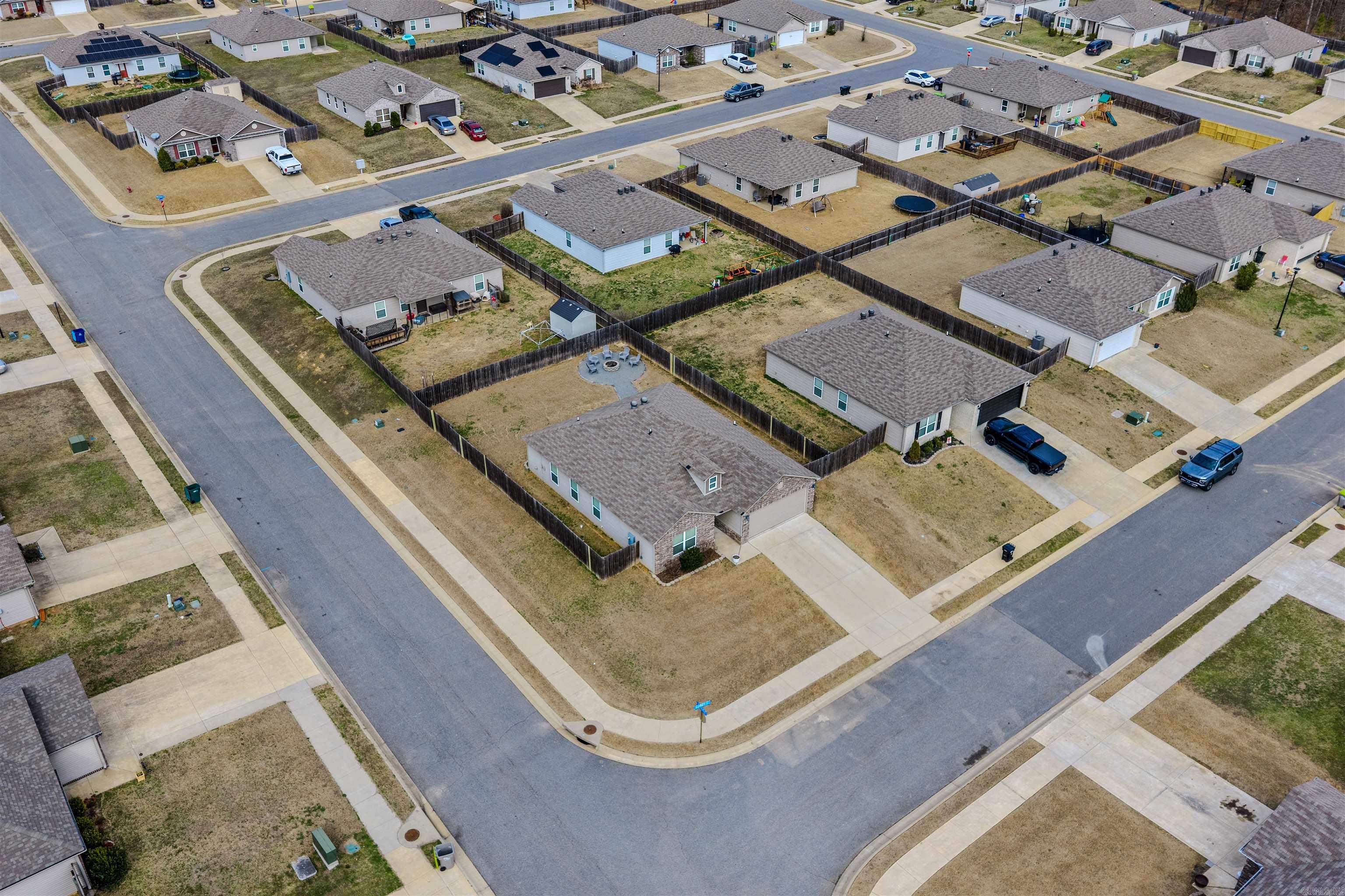 BENJAMIN GROVE - Residential