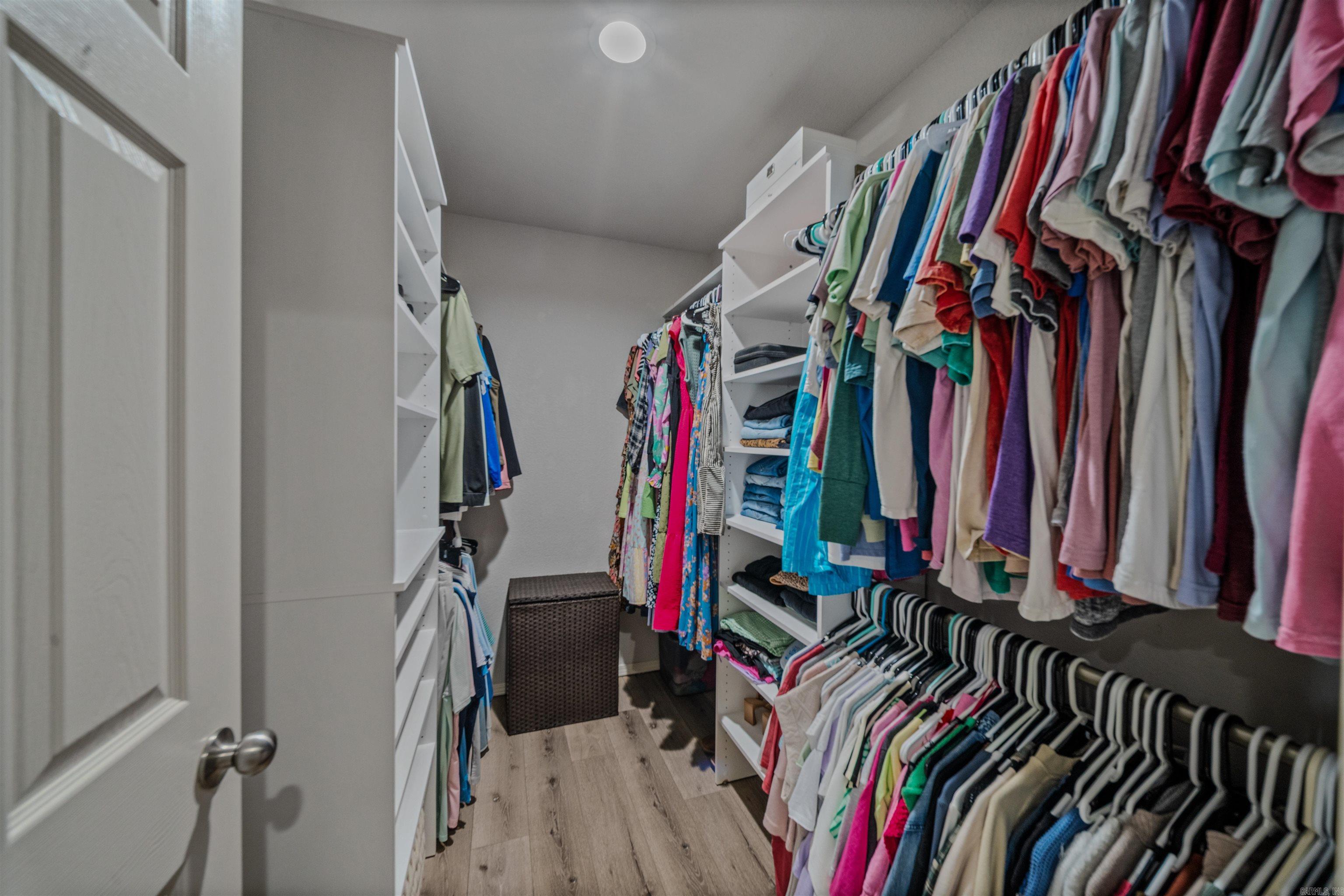 BENJAMIN GROVE - Residential