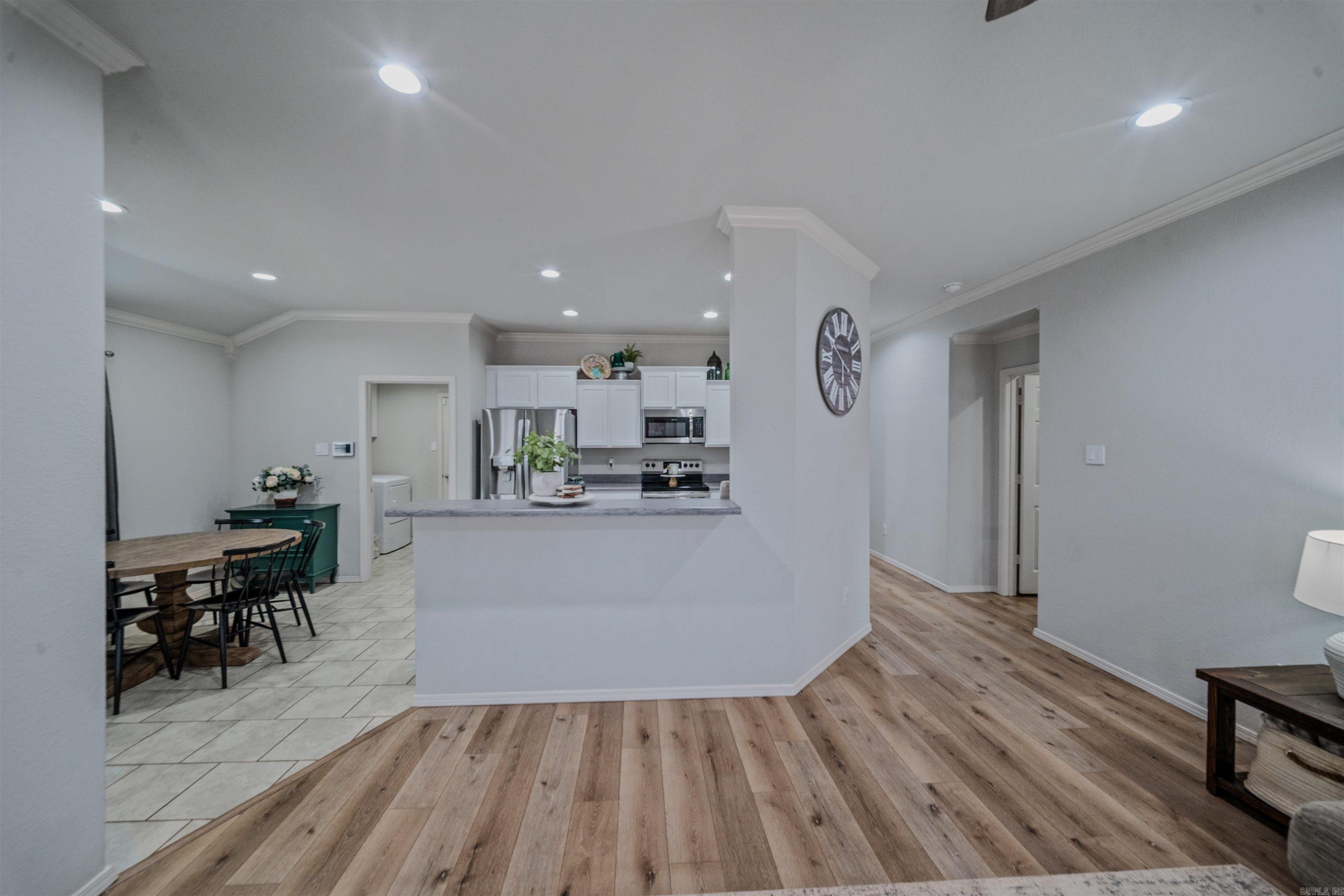 BENJAMIN GROVE - Residential