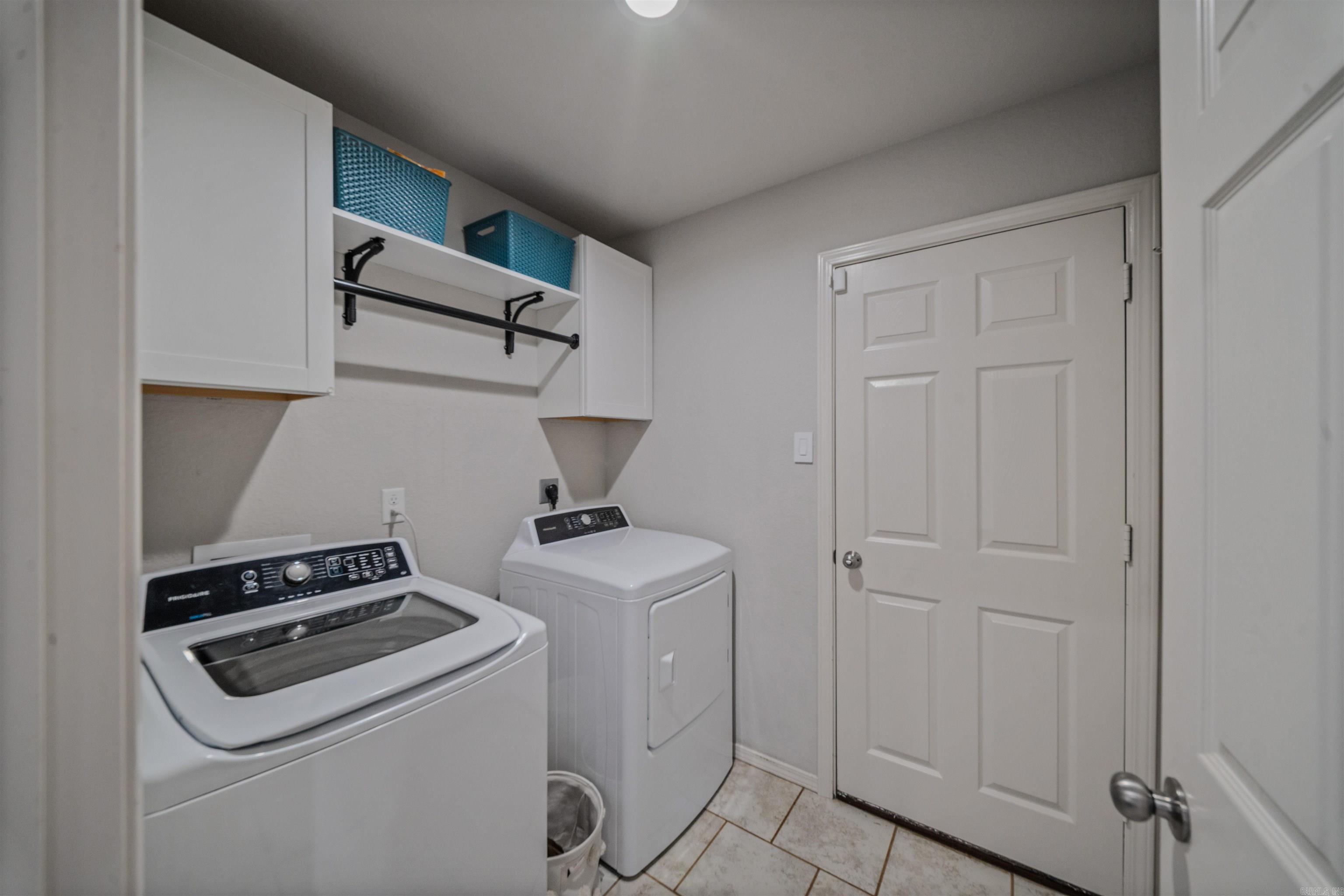 BENJAMIN GROVE - Residential