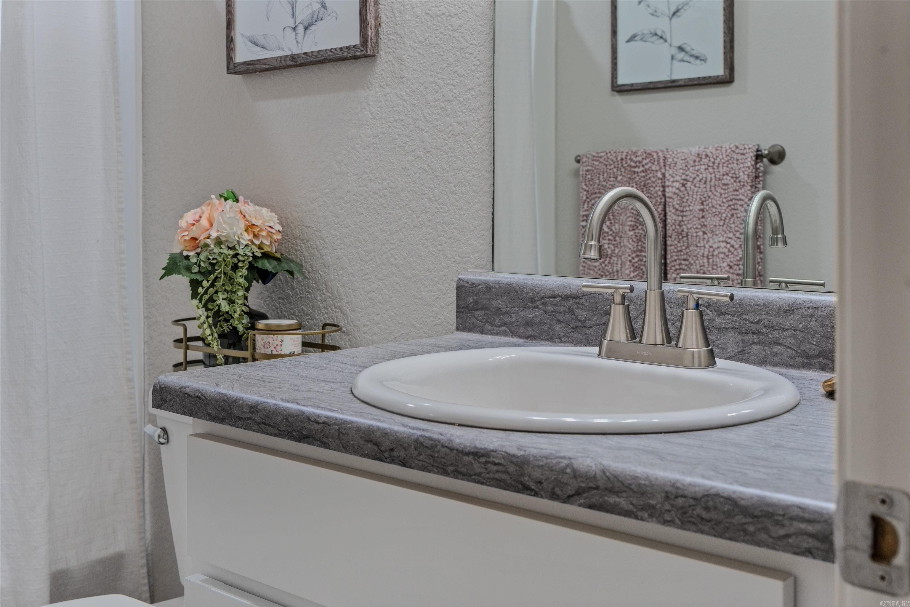 BENJAMIN GROVE - Residential