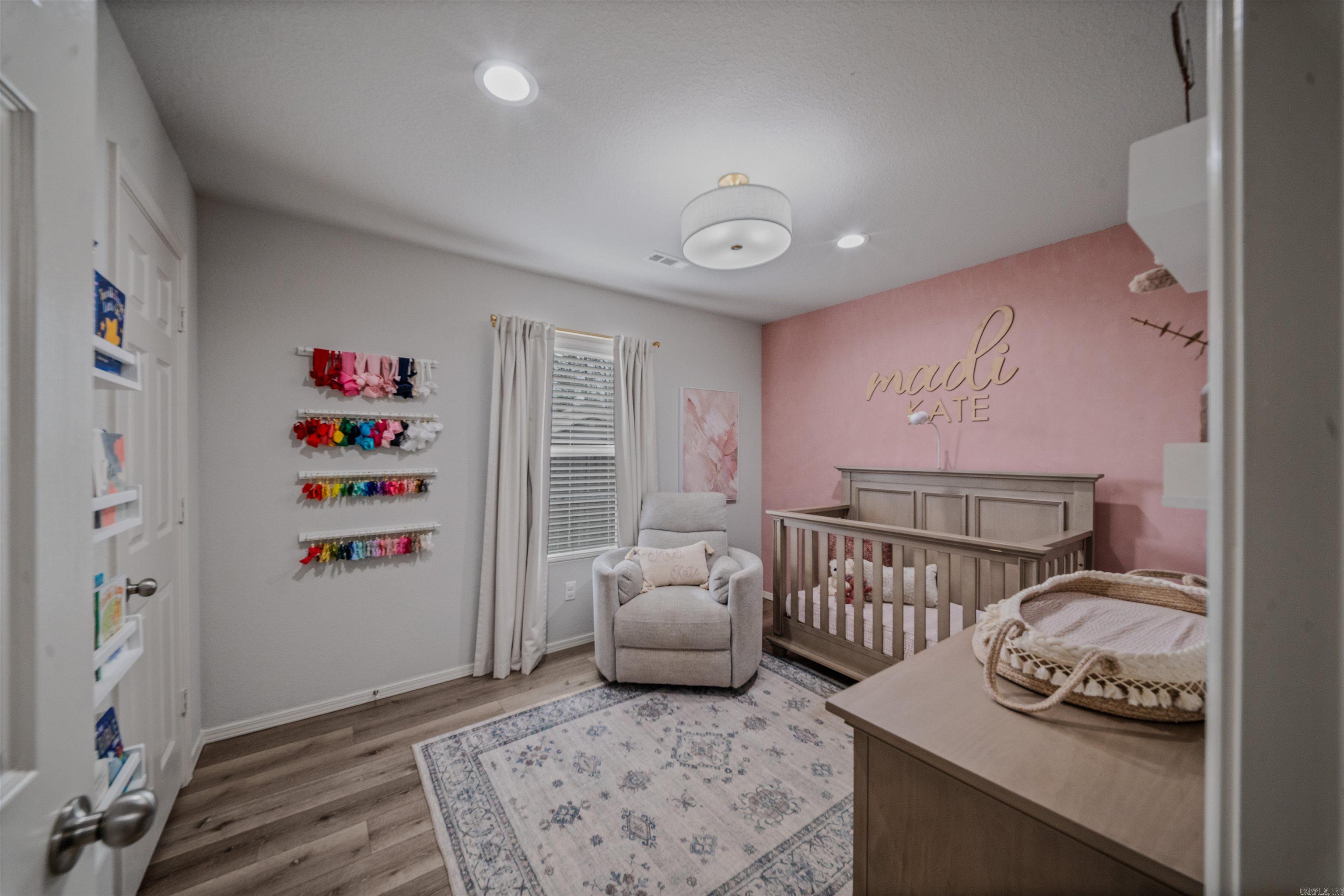 BENJAMIN GROVE - Residential