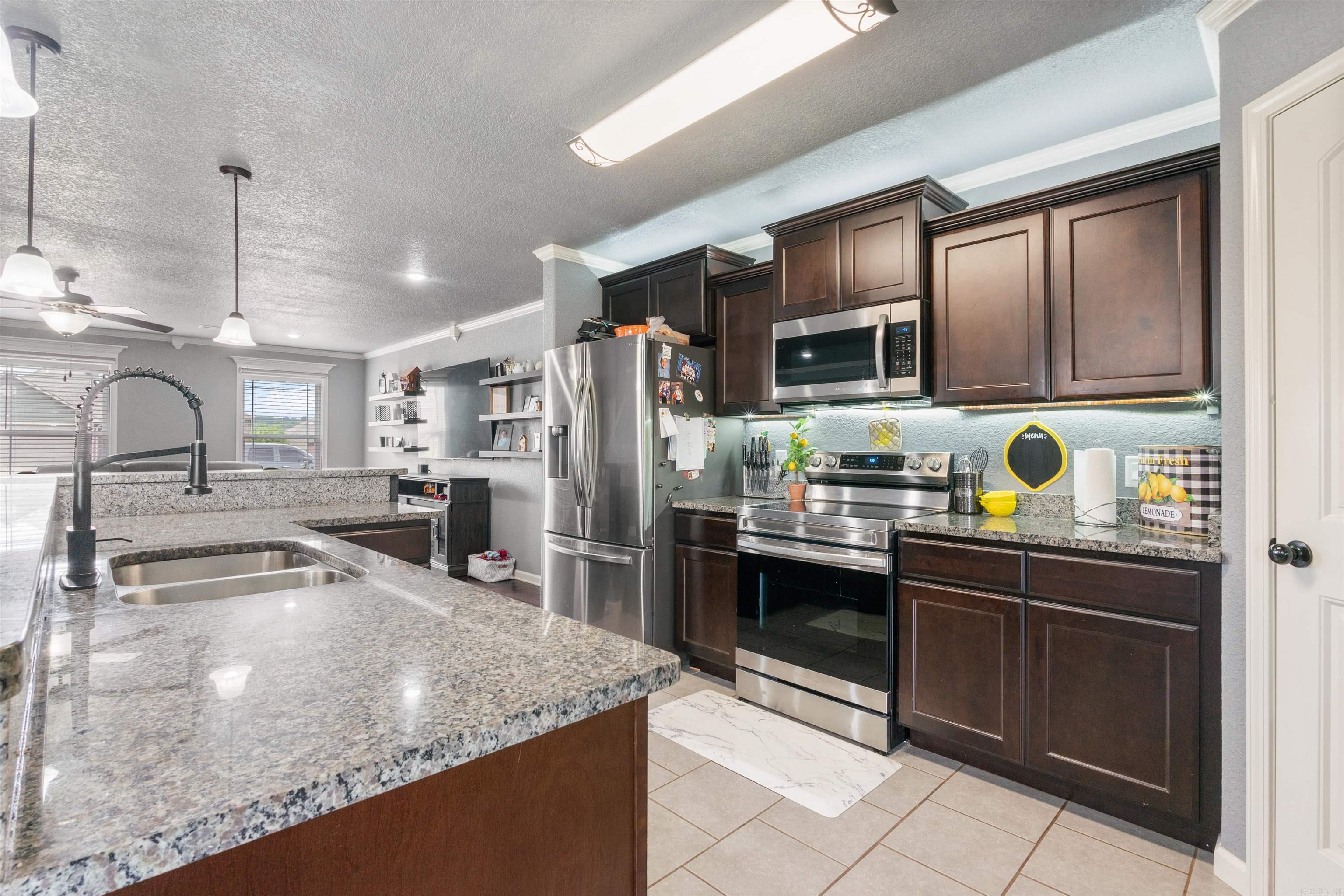 NORTH HILLS - Residential