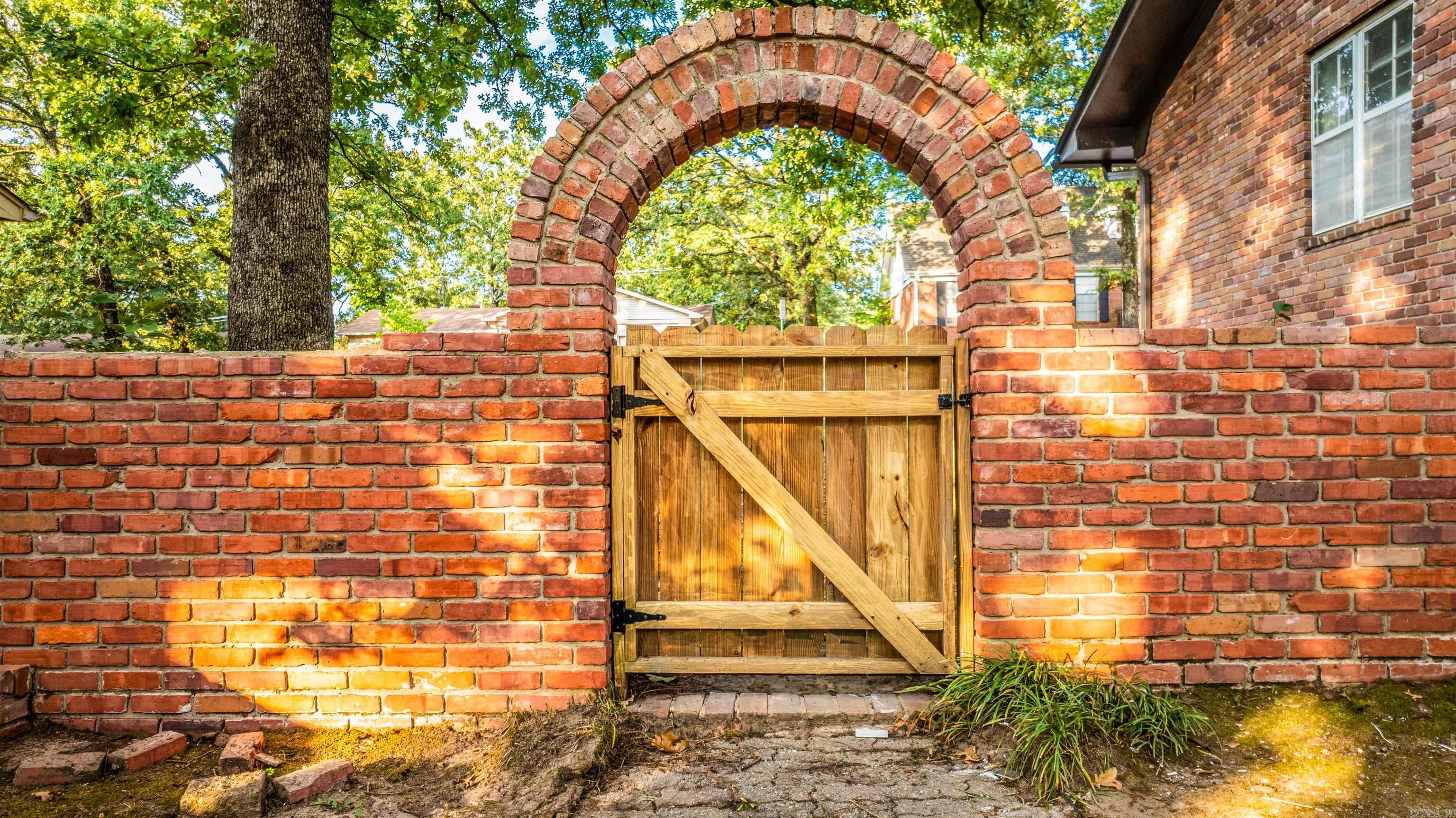 INDIAN HILLS - Residential