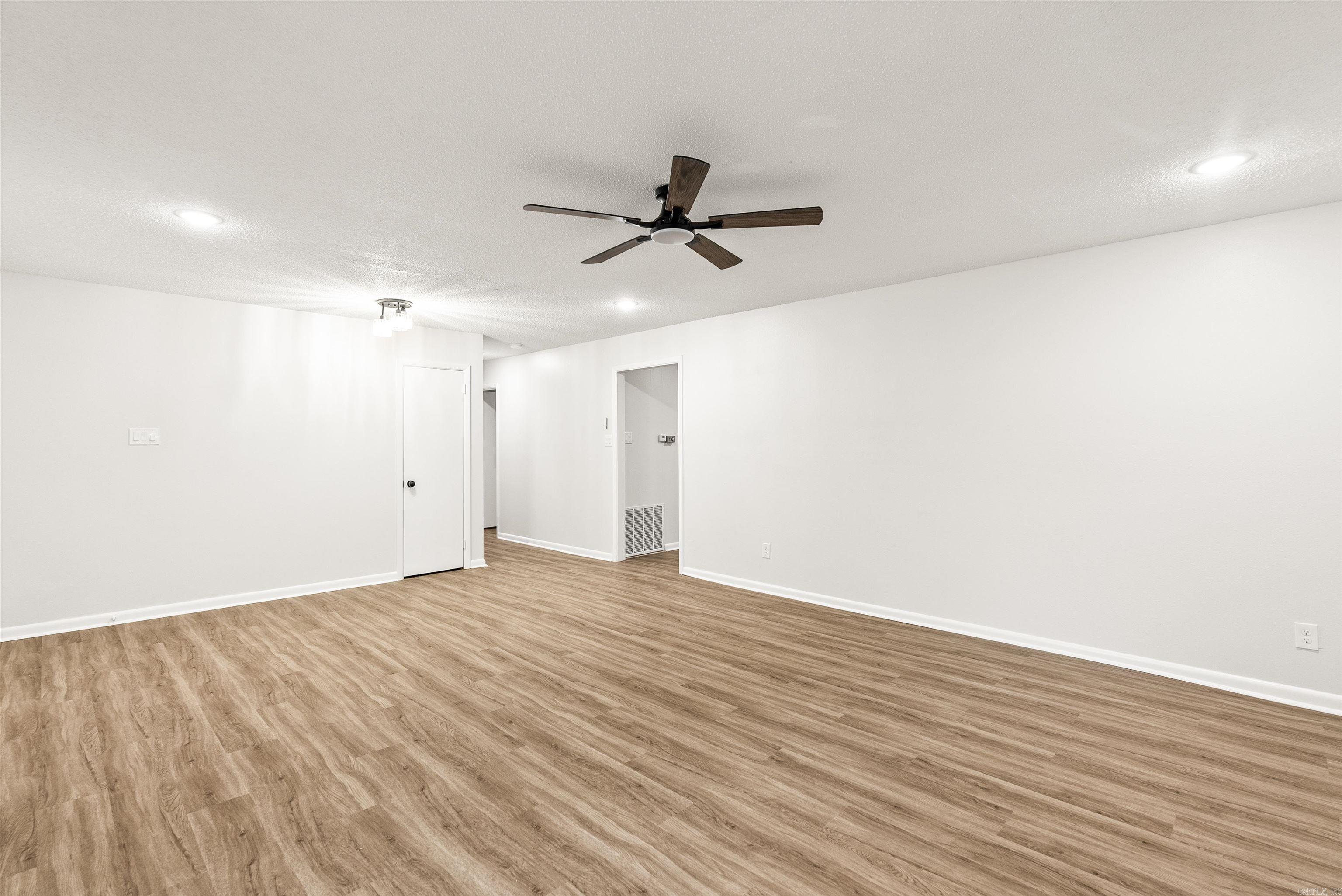 INDIAN HILLS - Residential