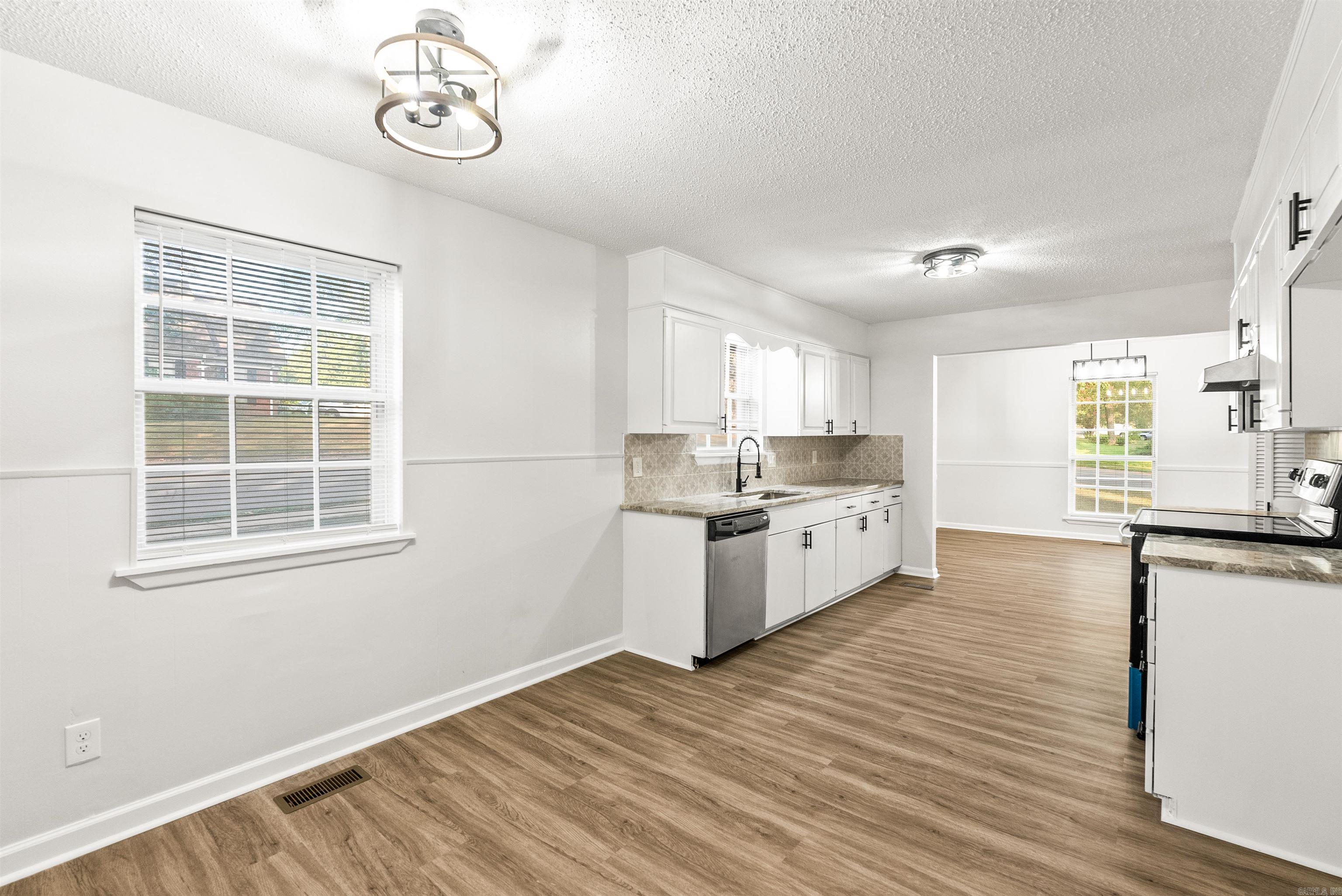 INDIAN HILLS - Residential