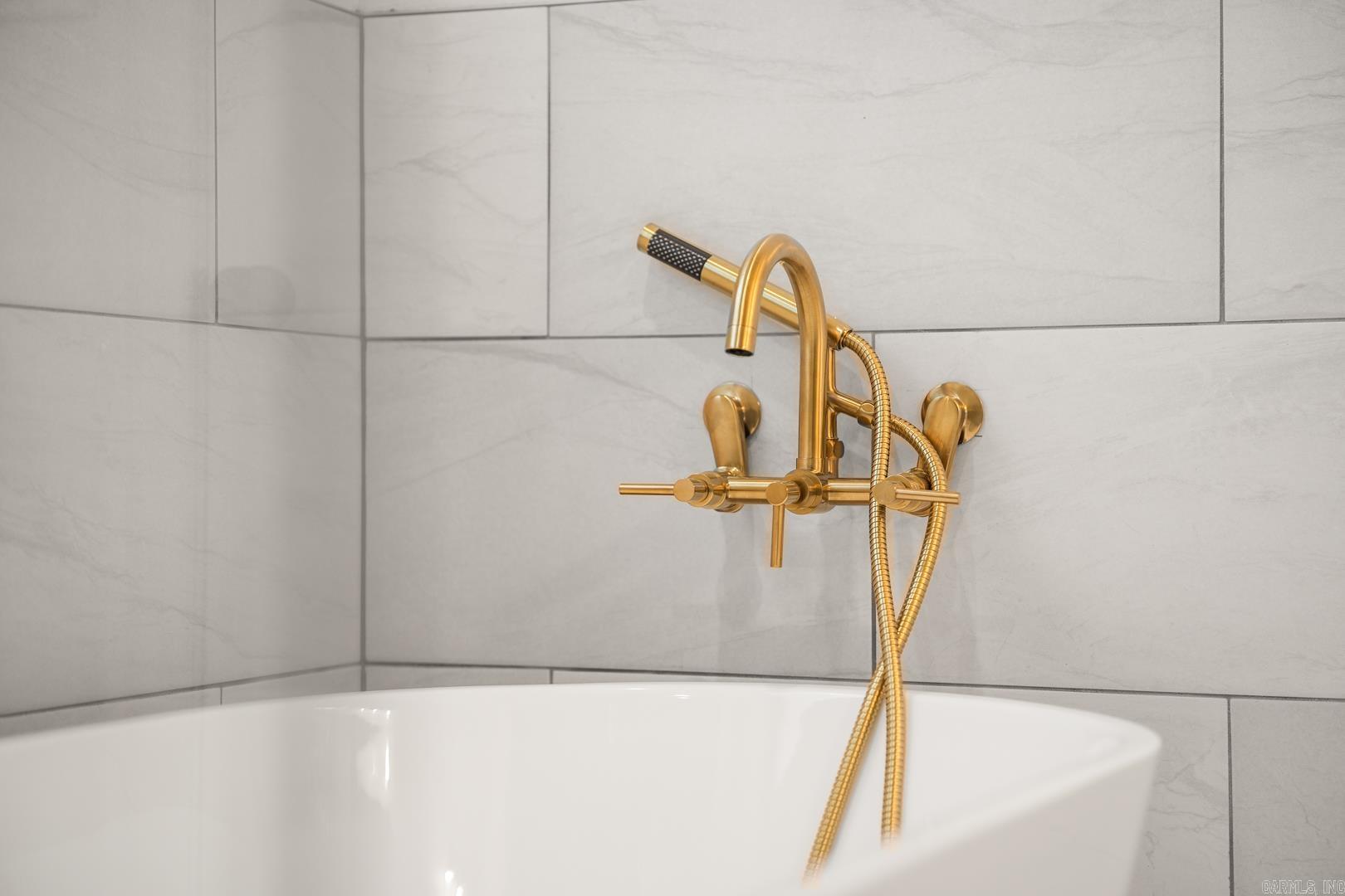 HIDDEN VALLEY ESTATES - Residential