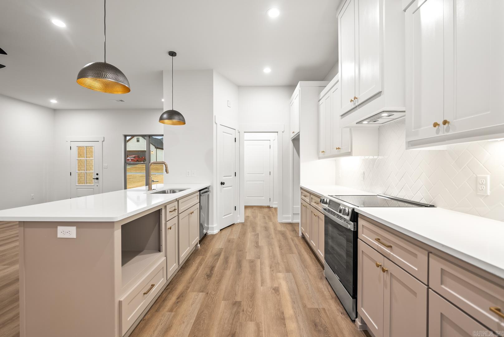 HIDDEN VALLEY ESTATES - Residential