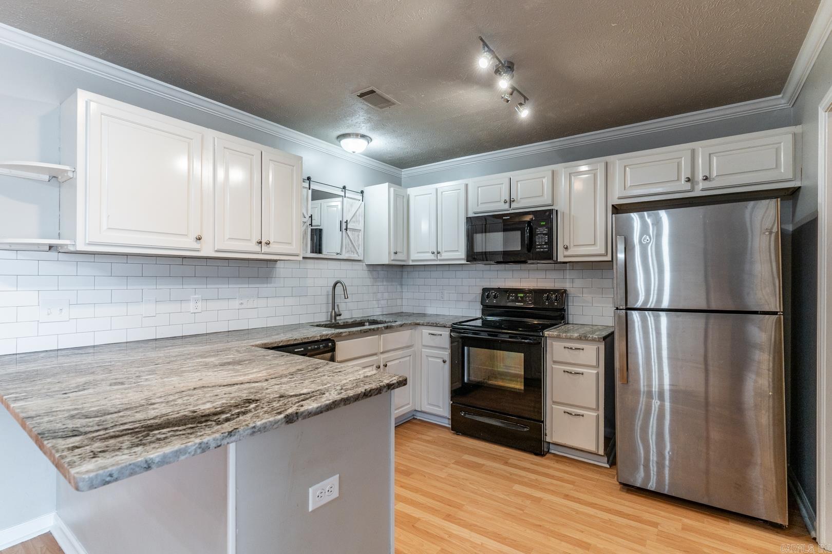 NORTH POINTE ADDN - Residential