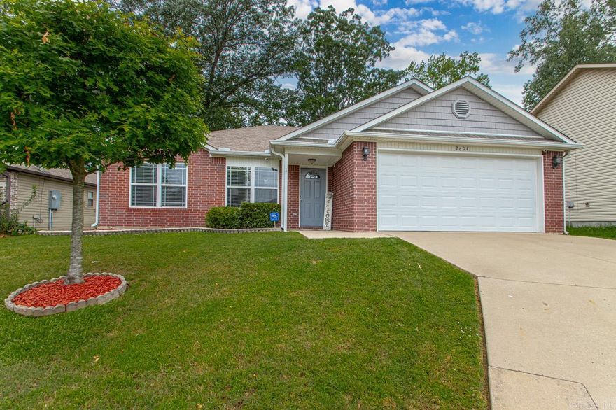 Looking for a move in ready home at the end of a quiet cul de sac? Well look no further!! This 3 bed 2 bath home is the one! Within walking distance to Hurricane Creek Elementary. One step into the house you will notice and open living/kitchen concept. All black appliances in the kitchen. Split floor plan. 2 bedrooms and 1 full bath on the left side of the home. Laundry room on the right side of the home along with the primary bedroom. Primary ensuite with his/her sinks and walk in closet. Good size fenced in backyard for your kids and/or pets. New carpet 2019, New interior paint 2019, White vinyl fence installed 2020, Landscaping and horseshoe pit 2020, Screen gutters installed 2021. Sq. ft measuring encouraged. Schedule your showing today!