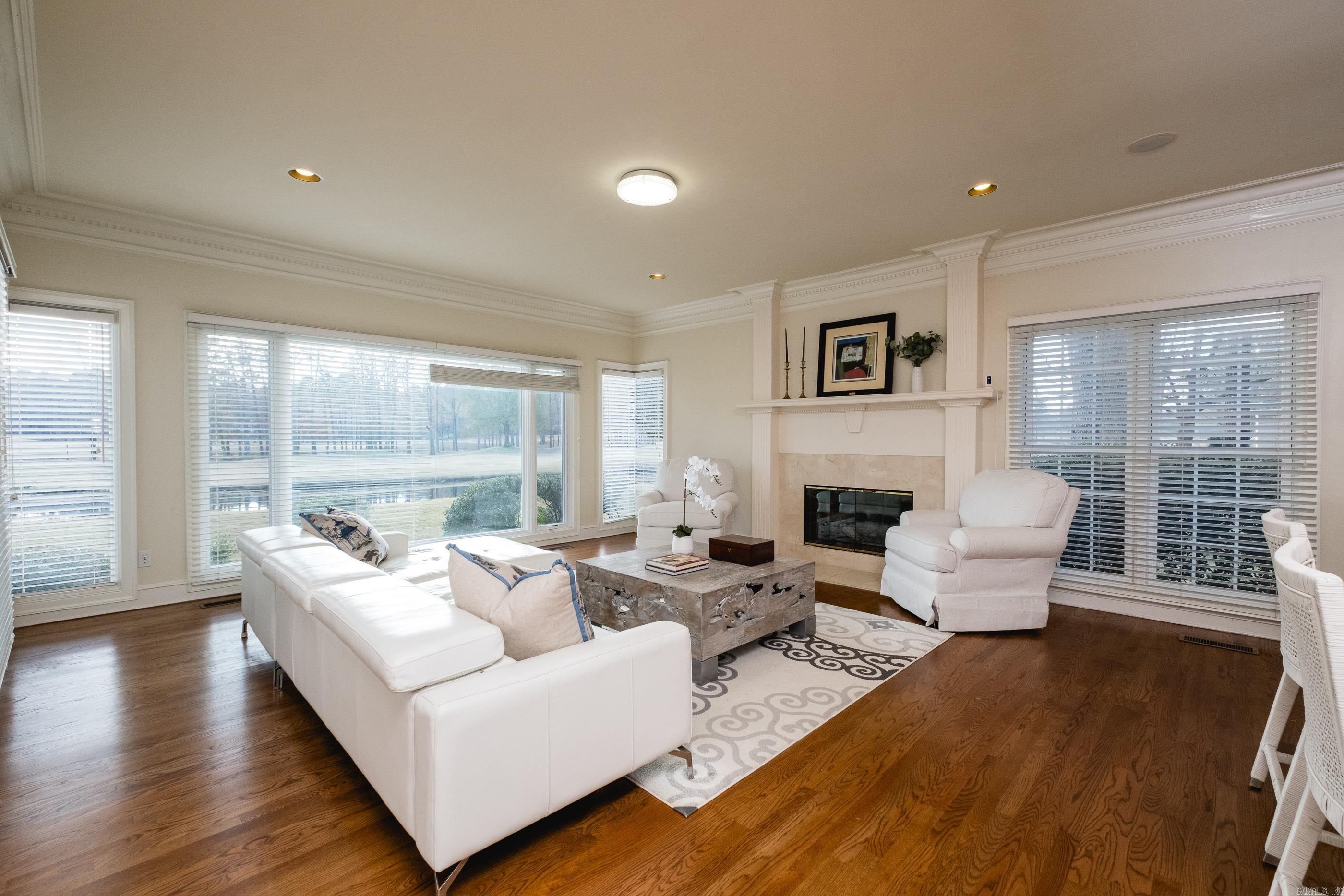 CHENAL VALLEY CHENAL CIRCLE - Residential