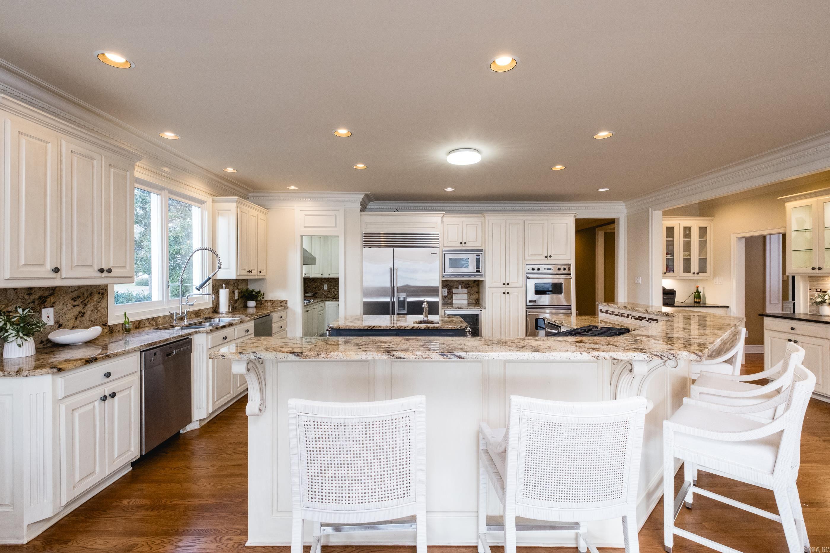 CHENAL VALLEY CHENAL CIRCLE - Residential