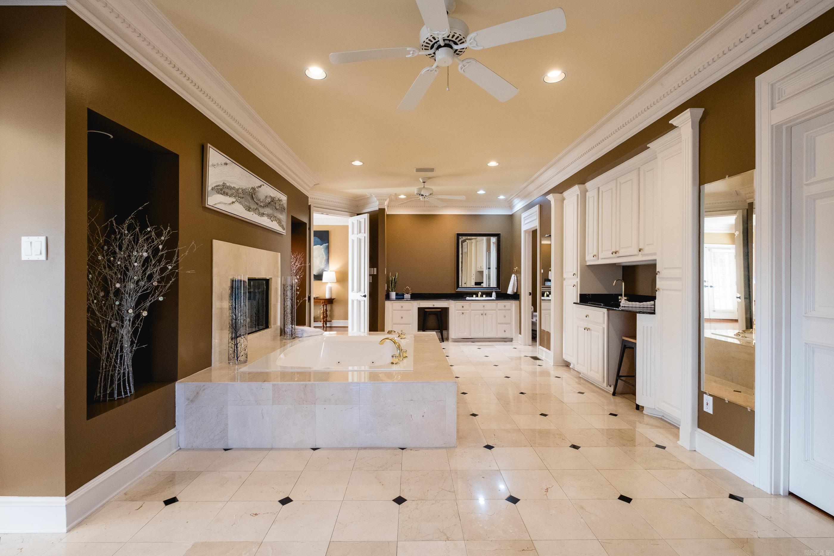 CHENAL VALLEY CHENAL CIRCLE - Residential