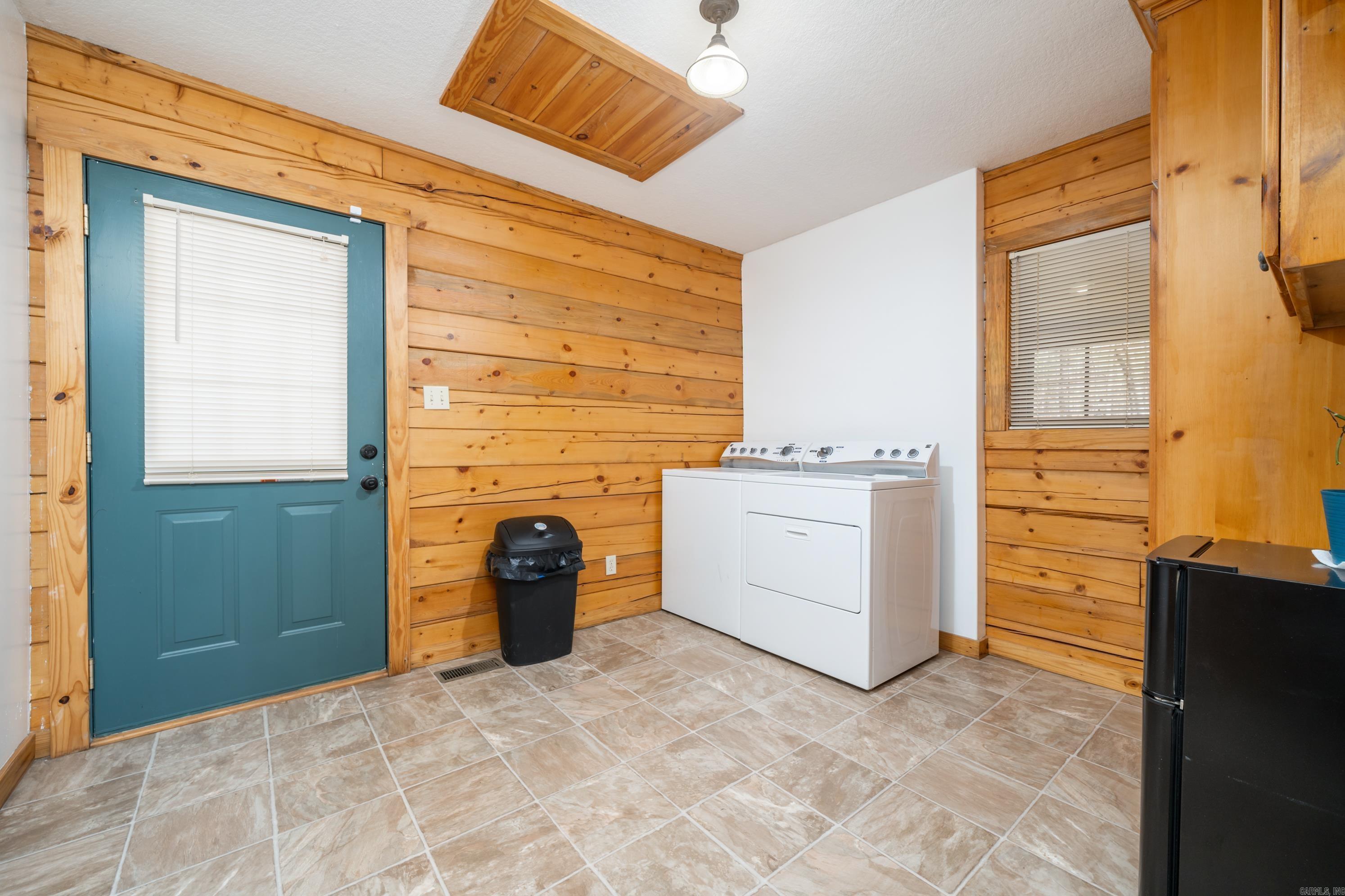 DOGWOOD SPRINGS - Residential