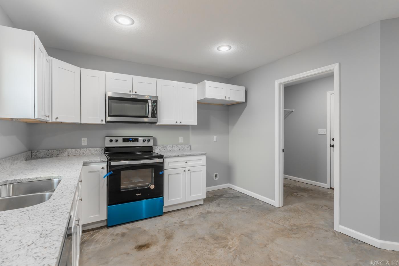 MCKENZIE & WHITT - Residential