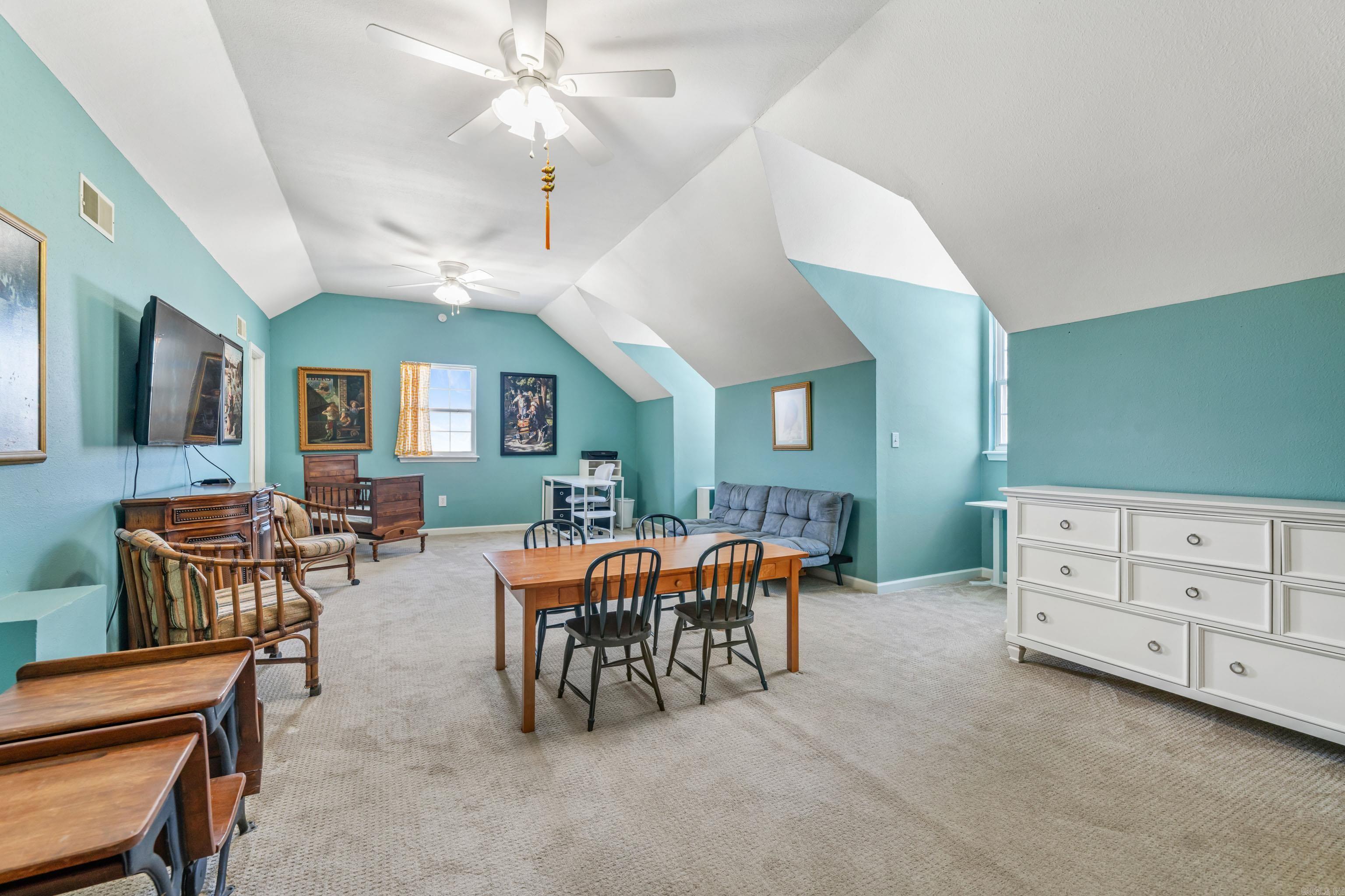 WOODLAND BLUFF - Residential