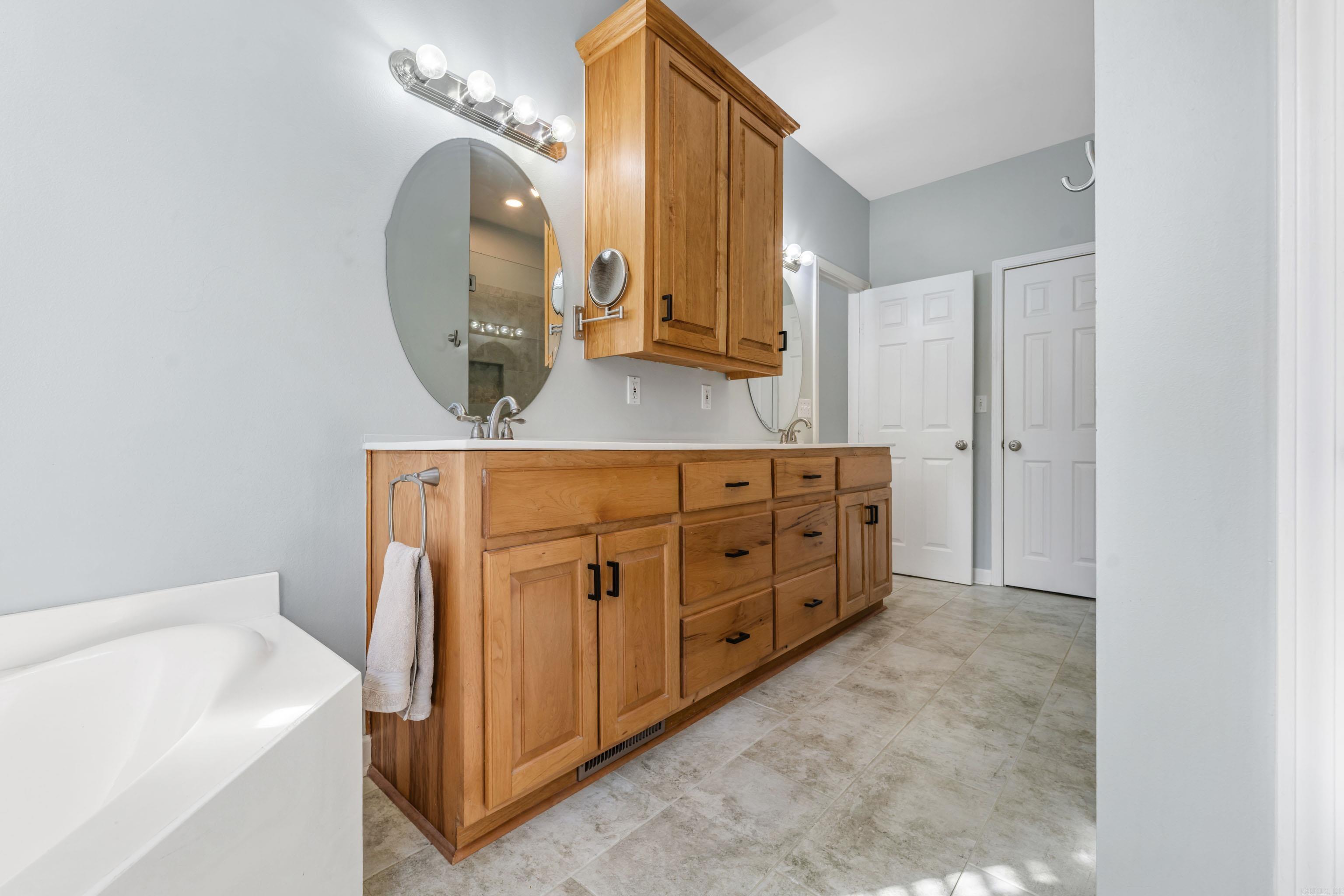 WOODLAND BLUFF - Residential