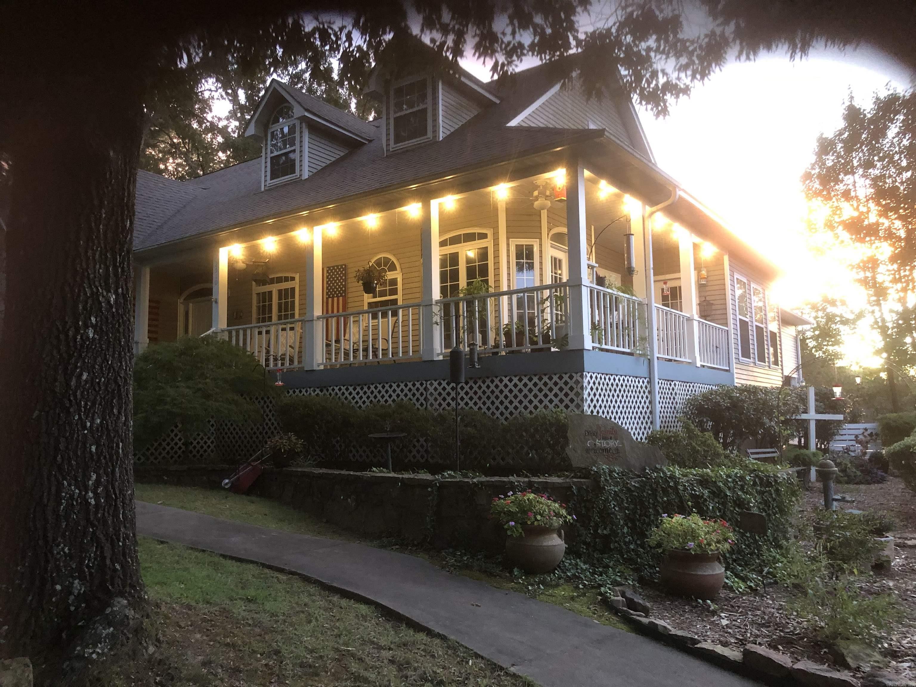 WOODLAND BLUFF - Residential