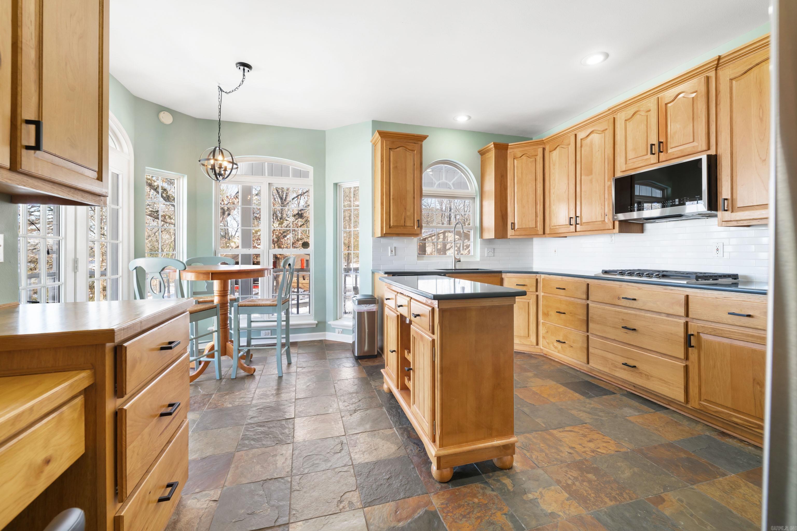 WOODLAND BLUFF - Residential