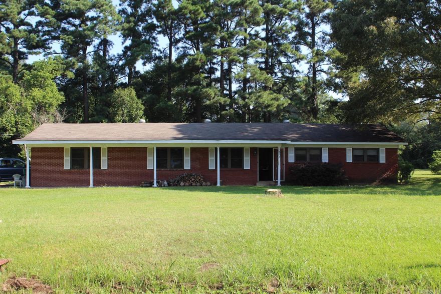 3 Bedrooms, 2 full baths with approx. 1804 Sq. Ft. of living space.  Two car attached garage and fenced back yard.  12 x 16 utility building.