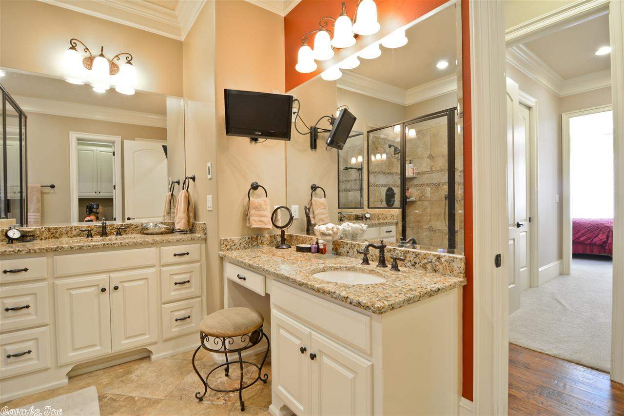 AUSTIN LAKES ON THE BAY ADDN - Residential