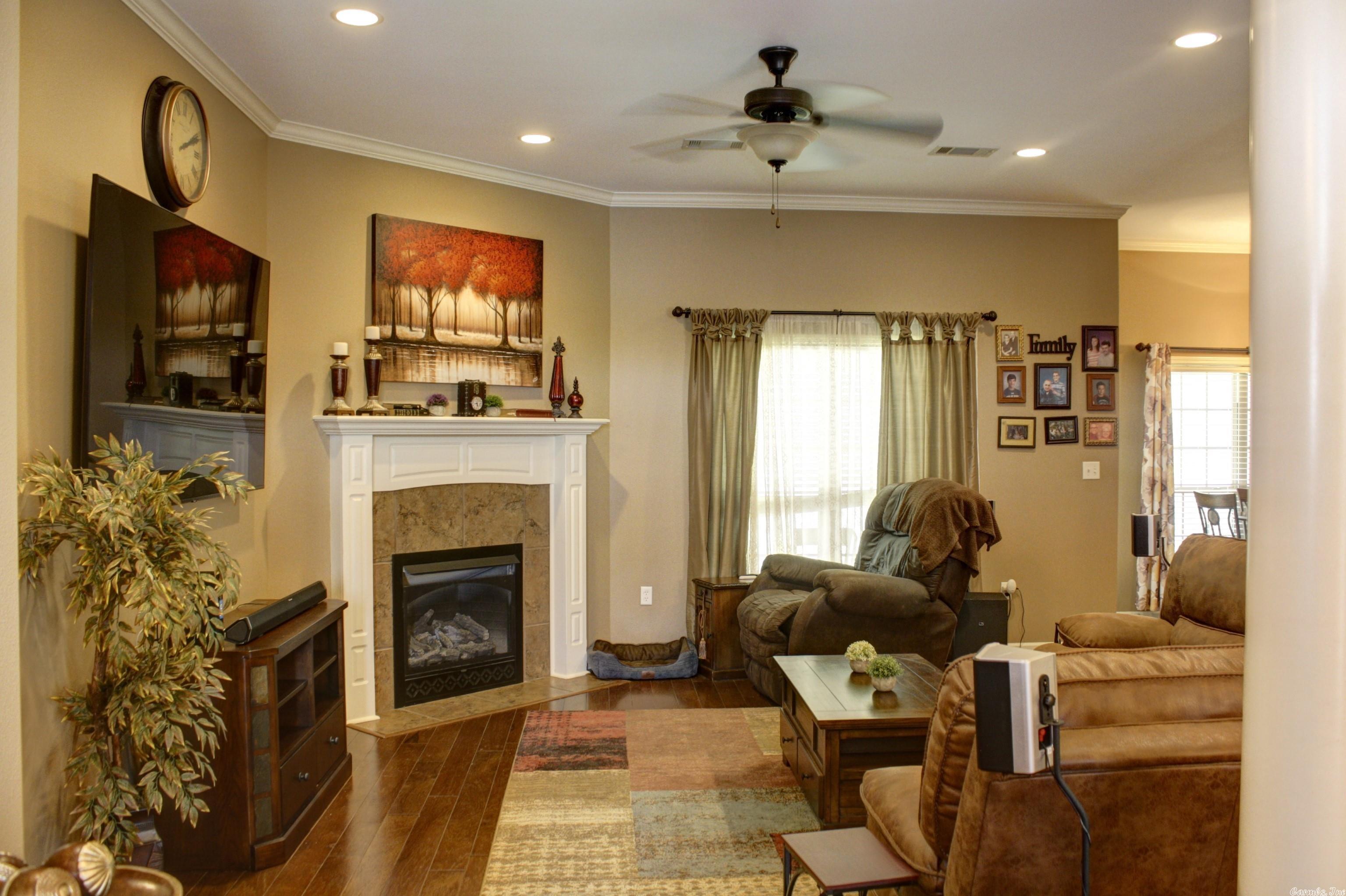 SKYLINE MEADOWS - Residential