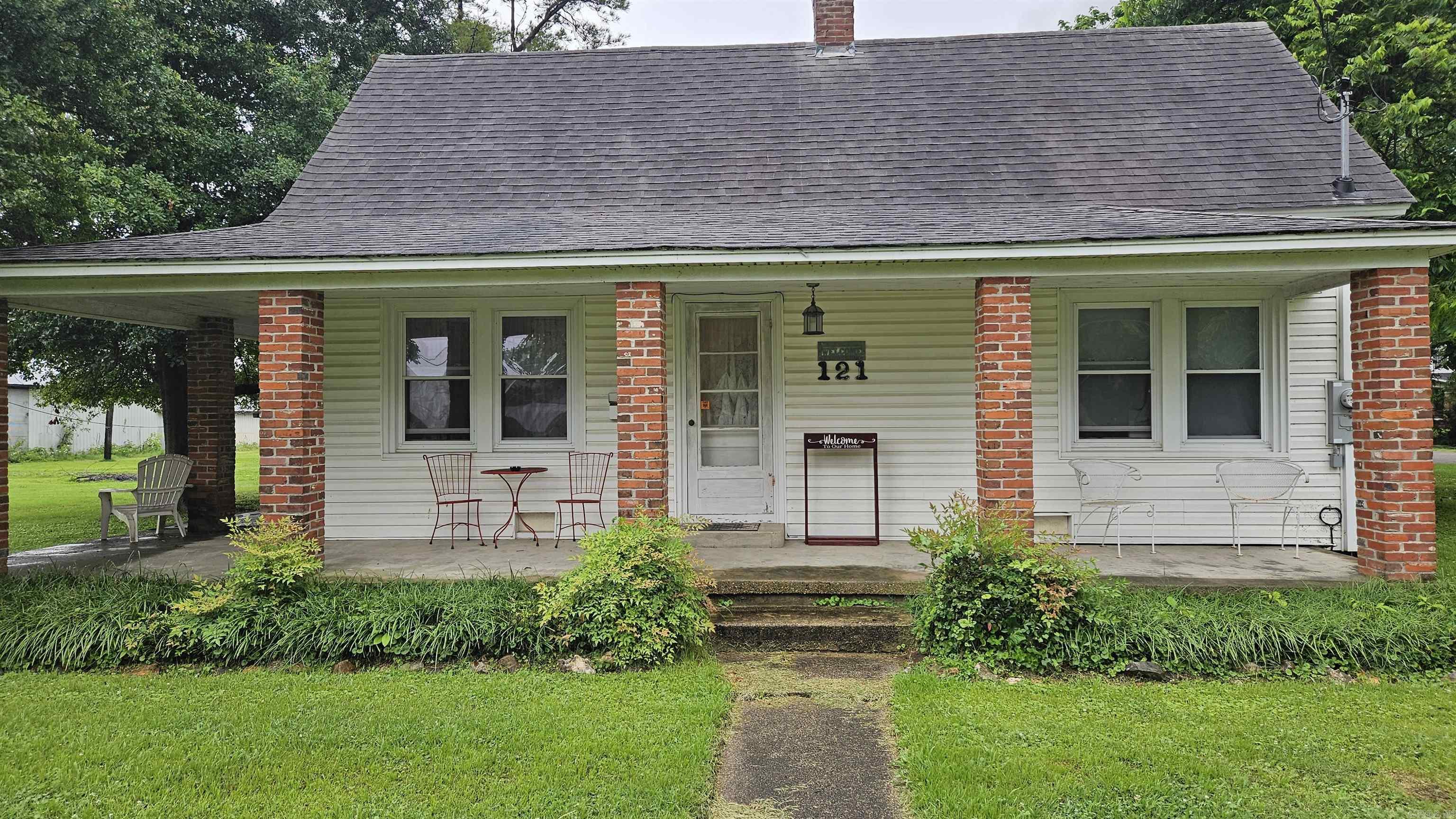 Charming Home in the Heart of Rector, AR – 121 W 5th Street If you’re searching for a cozy, move-in-ready home in a quiet Northeast Arkansas town, 121 W 5th Street in Rector, AR might be just what you’re looking for. This charming property offers the perfect combination of small-town charm, functional living space, and convenience to local amenities. Ideal for first-time homebuyers, retirees, or investors, this home is full of potential and comfort. ?? Property Overview: Address: 121 W 5th St, Rector, AR 72461 Bedrooms/Bathrooms: 3 bedrooms and 1.5 bath Square Footage: 1382 sqft home Lot Size: 100 x 140 lot or 0.32 acre lot Price:90,000.00 ? Key Features: Prime Location: Located just blocks from downtown Rector, local schools, and shops. Enjoy the ease of small-town living with everything close by. Spacious Yard: A large backyard offers plenty of space for gardening, kids to play, or pets to roam. New flooring dining area and the bathroom Functional Layout: The interior boasts Separate living space, dedicated large laundry / mudroom , Several closets and storage spaces, making it both comfortable and practical. Large Master bedroom with split floor plan. Formal dining room.