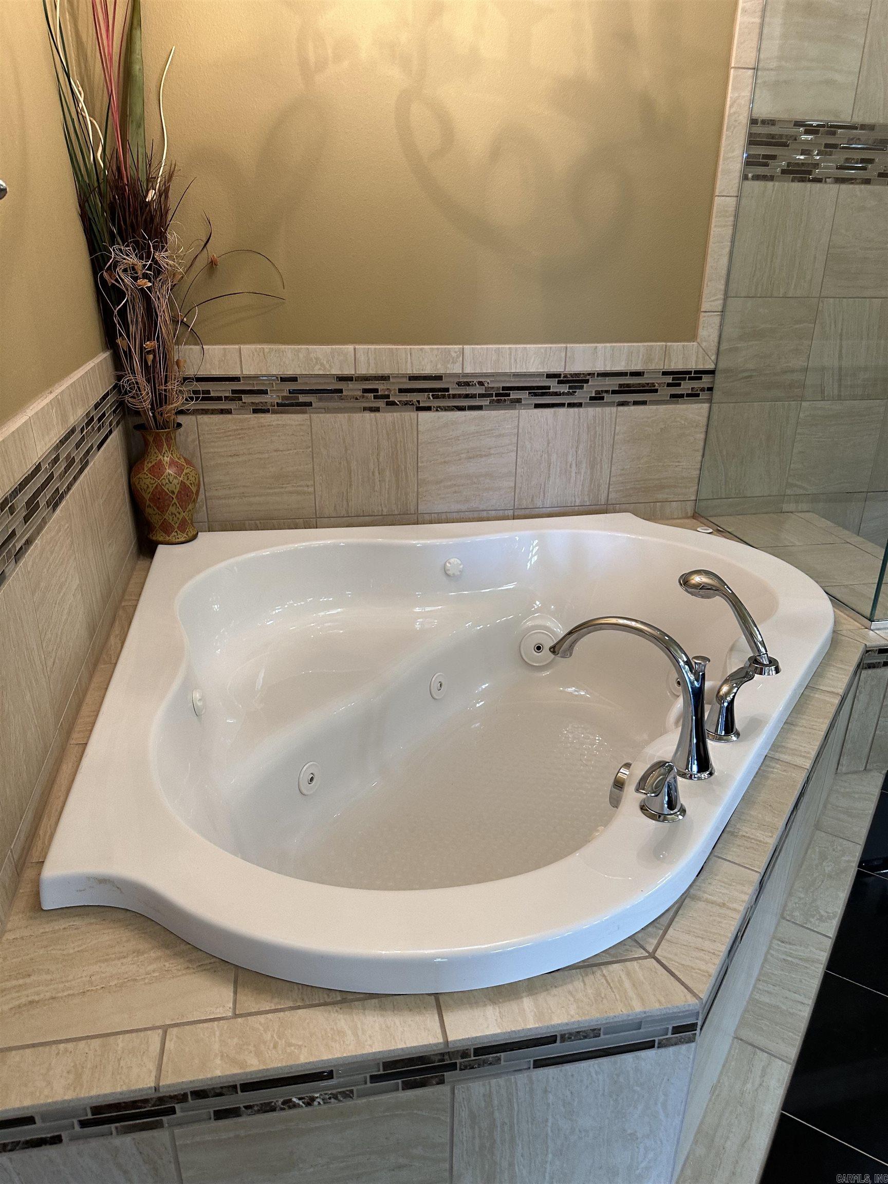 Hurricane Lake Villa Estates - Residential Lease