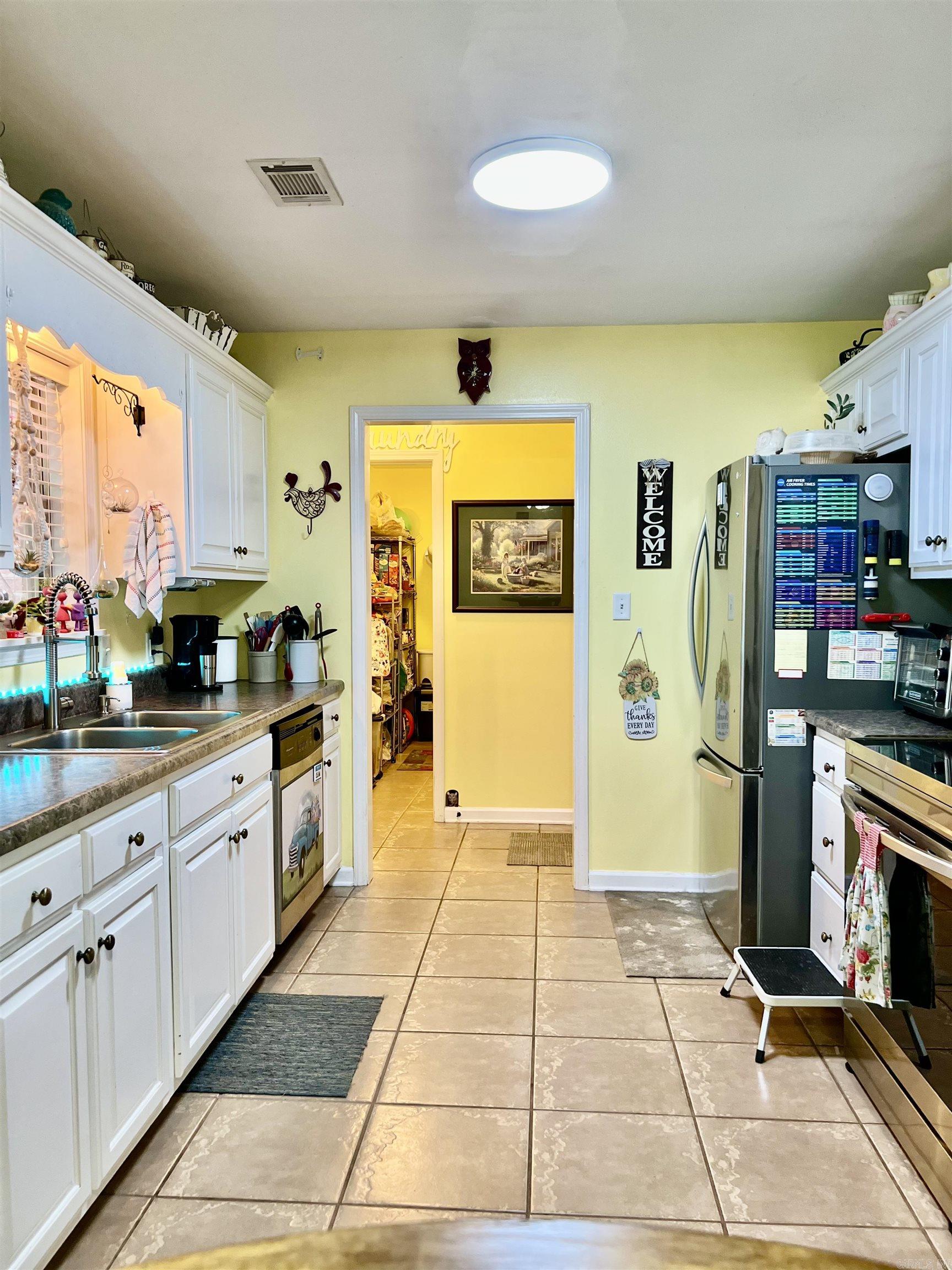 SKYLINE MEADOWS - Residential