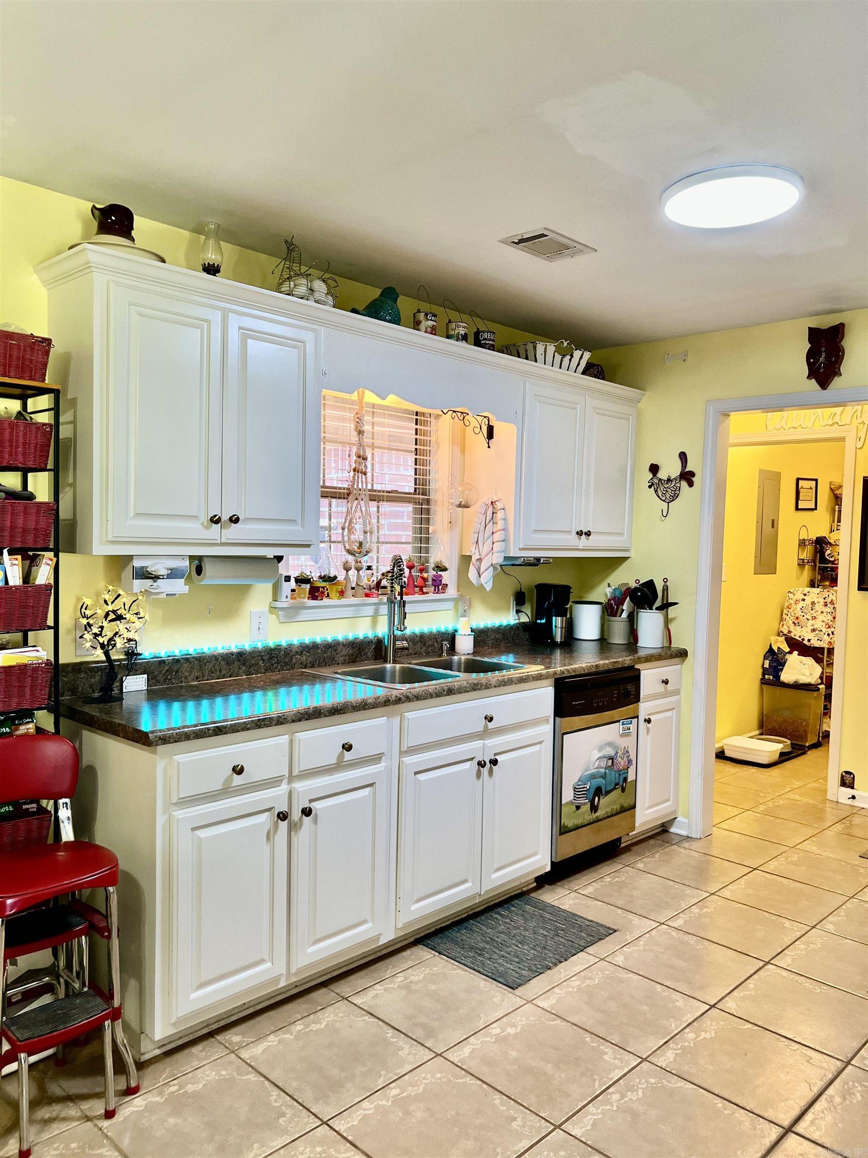 SKYLINE MEADOWS - Residential