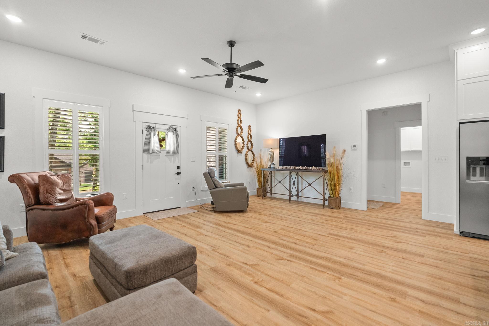 ULES WATSON PLACE - Residential