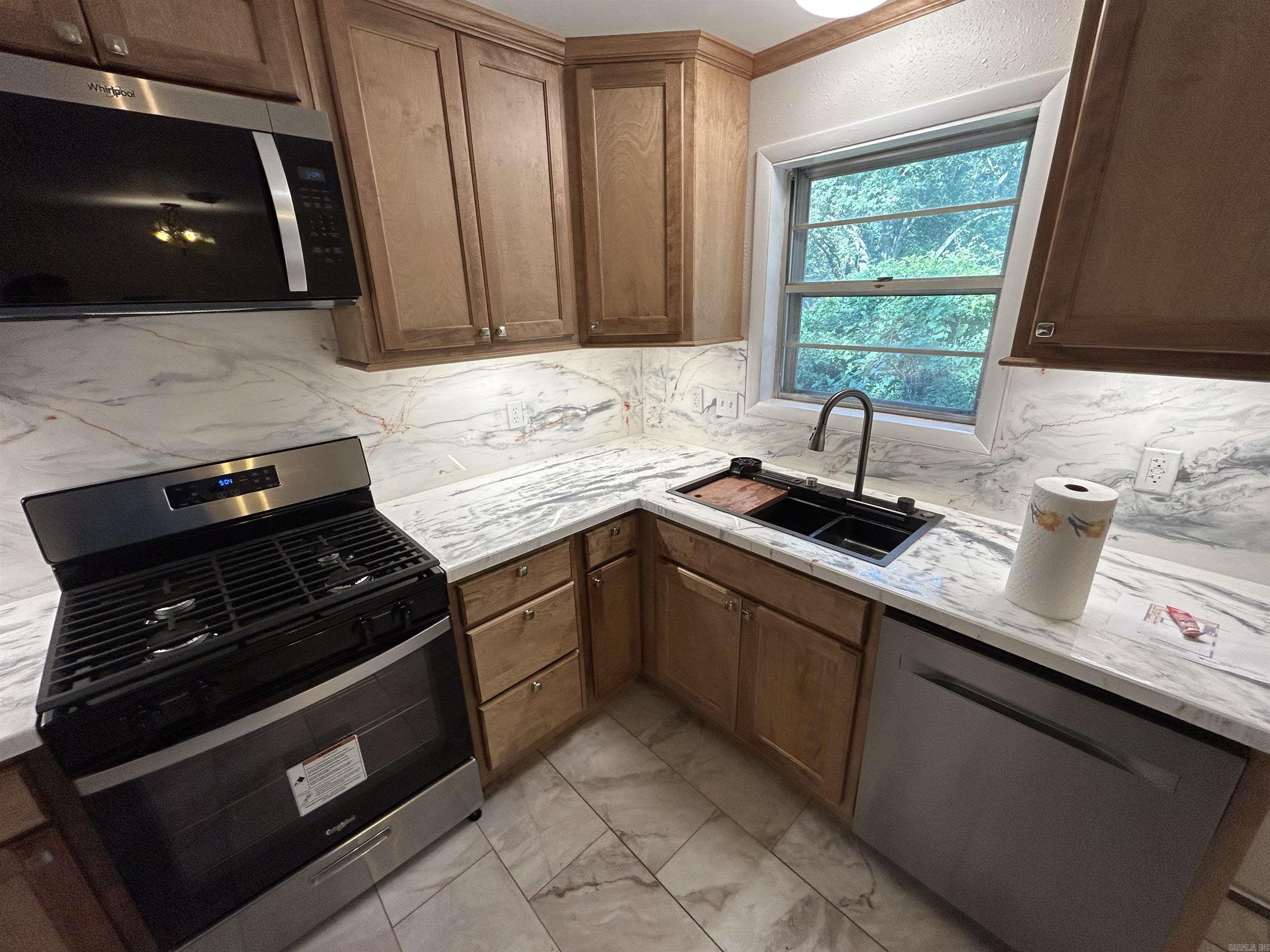 CRESCENT HILL - Residential