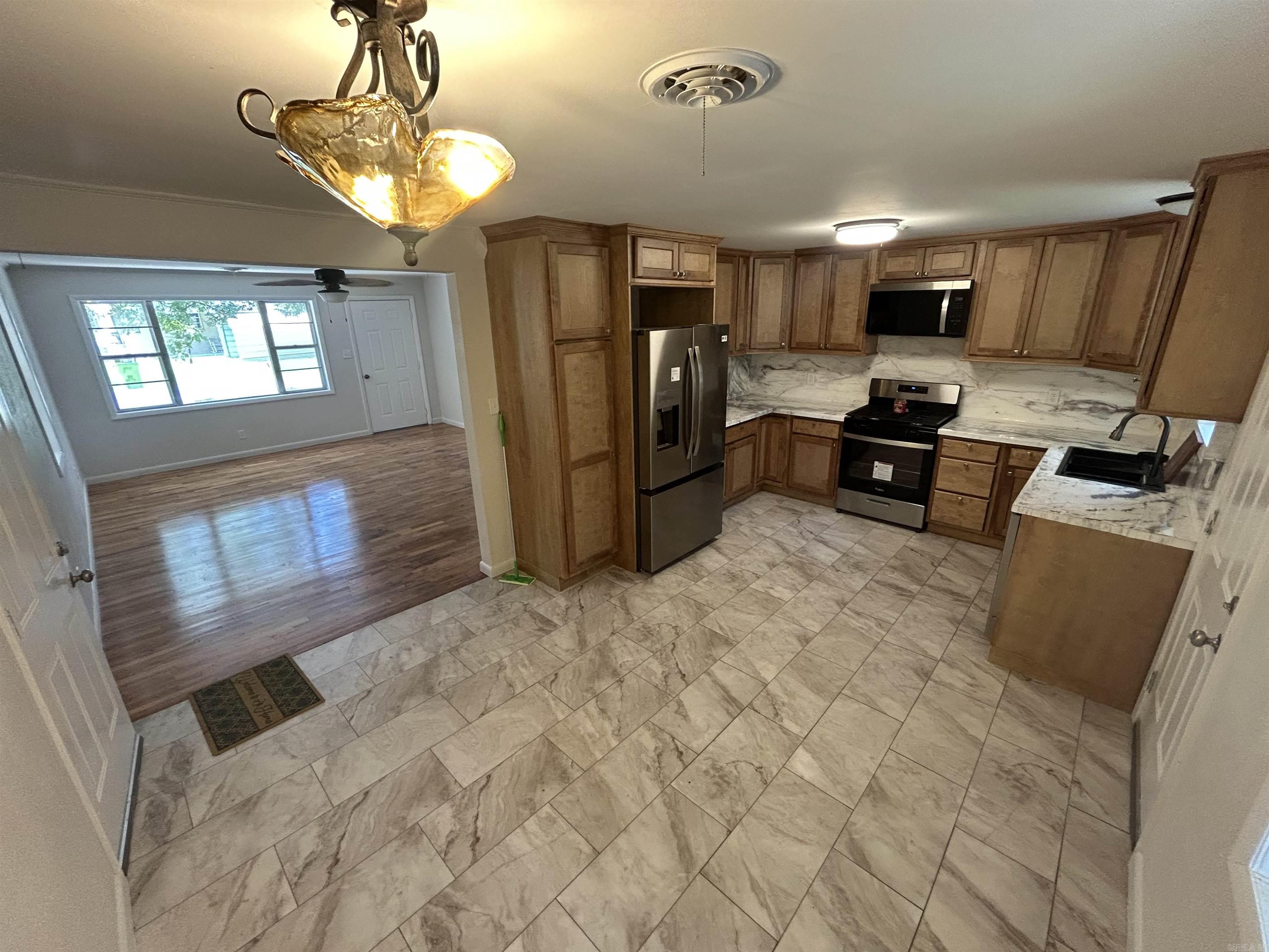 CRESCENT HILL - Residential
