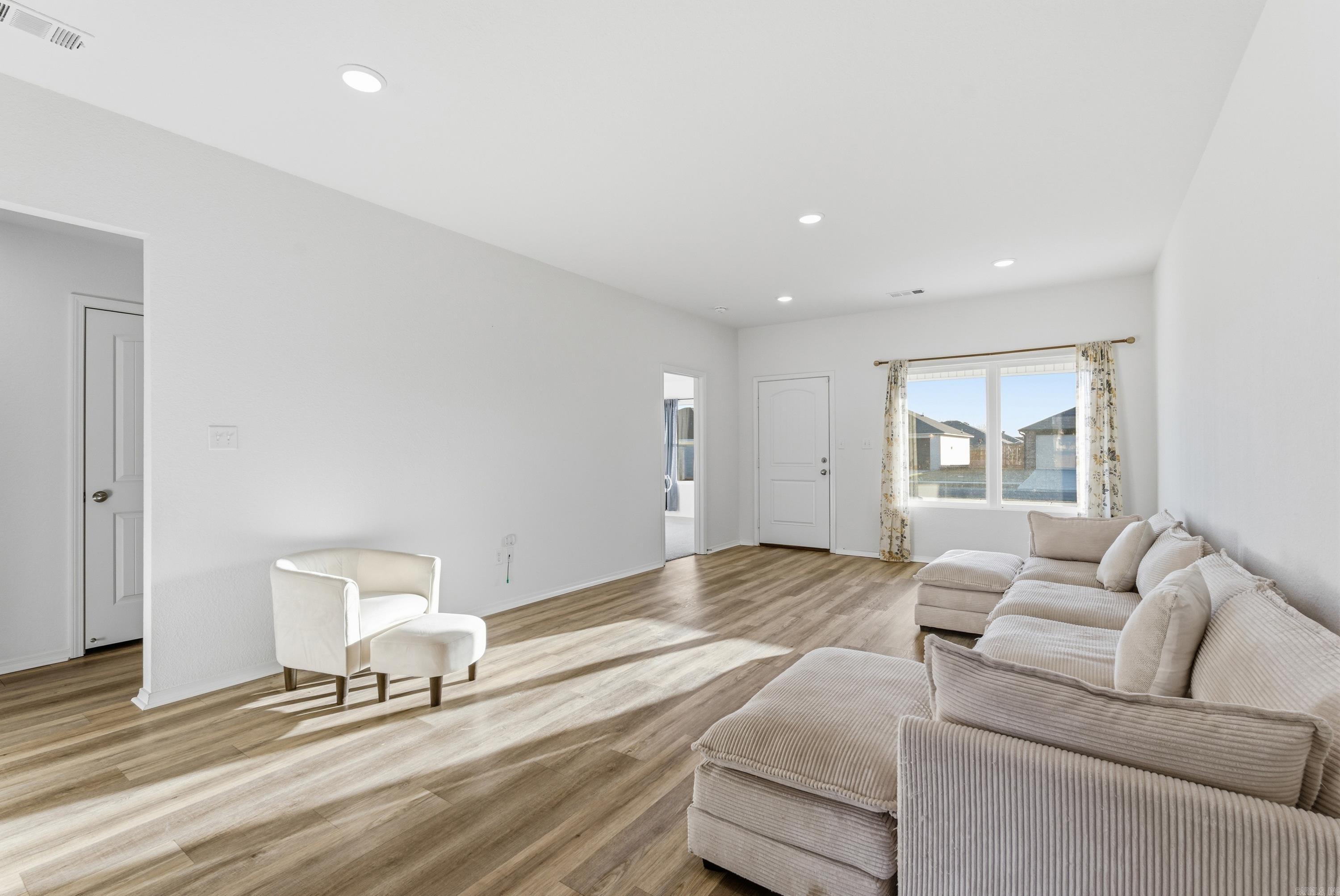 HILL FARM - Residential