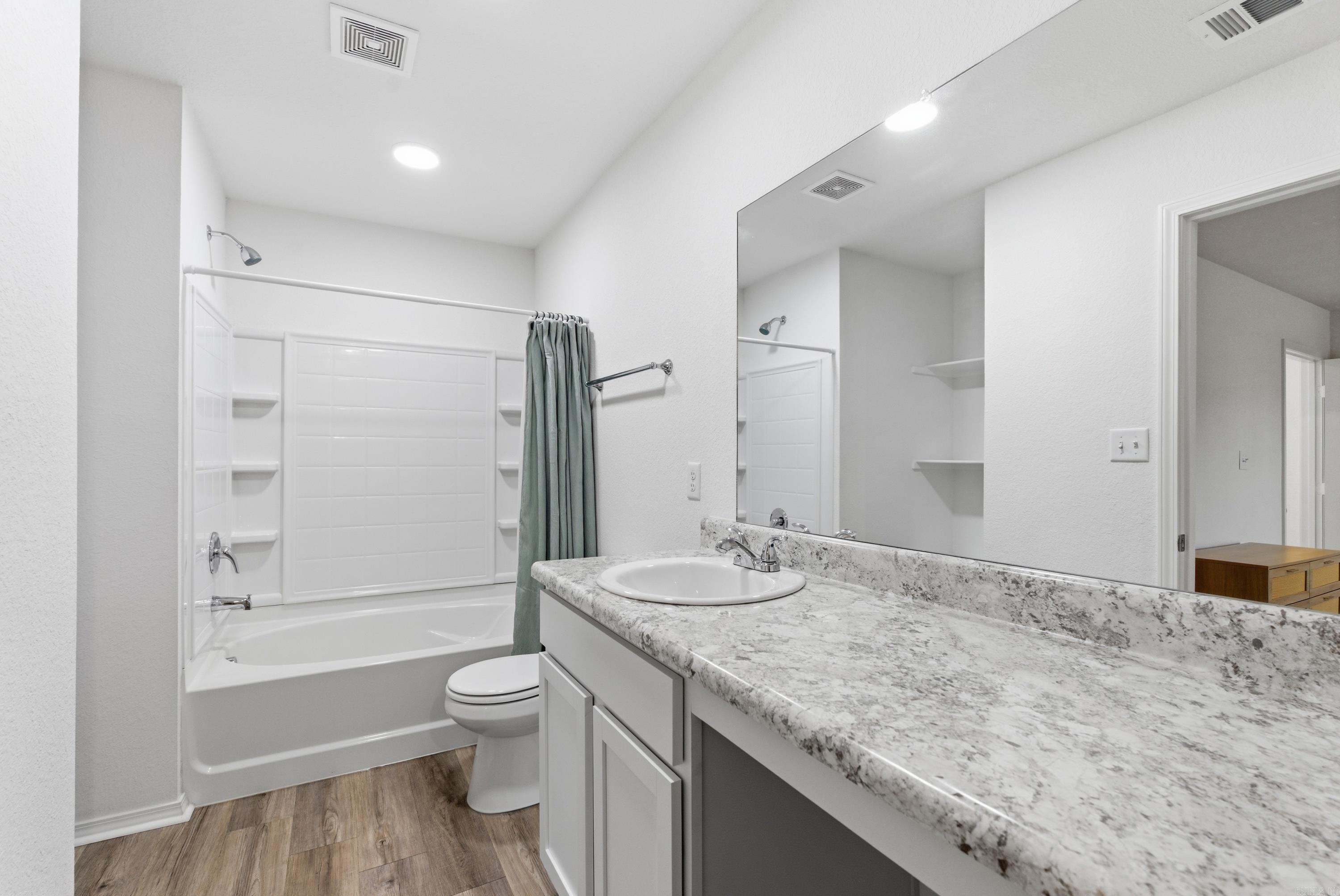 HILL FARM - Residential