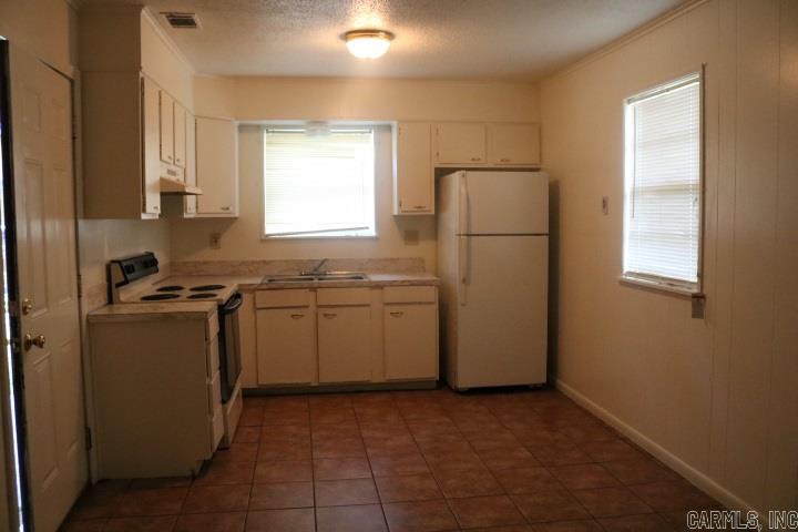 American Manor - Residential Lease