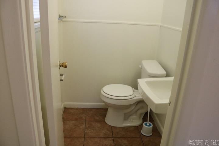 American Manor - Residential Lease