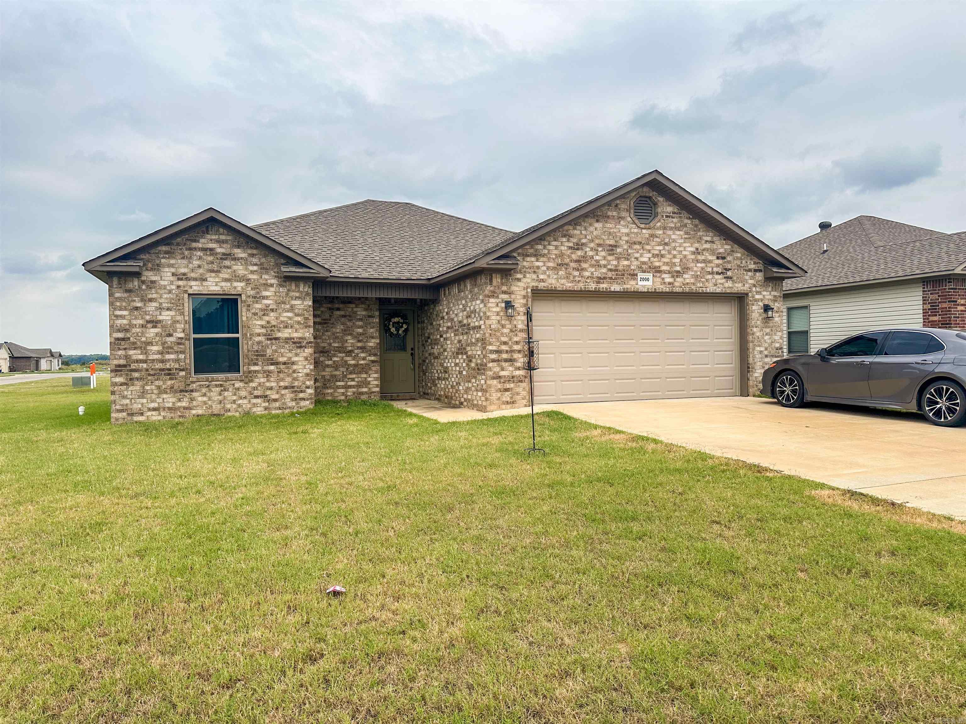 2000 Mallard, located in Lake City, is a three bedroom, two bath home with a beautiful kitchen with stainless appliances, backsplash, and dining area. Acid stained floors, vaulted ceilings and super clean! Move-in ready for a new owner.