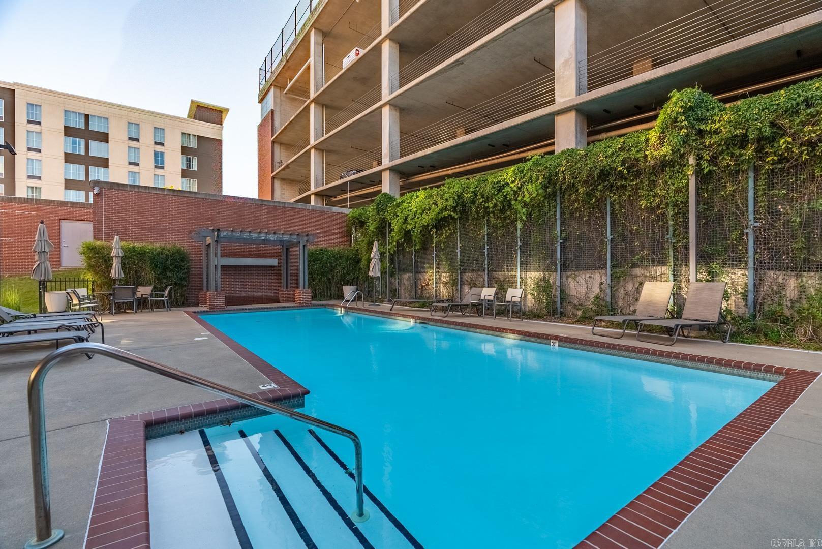 RIVER MARKET PLACE - Residential