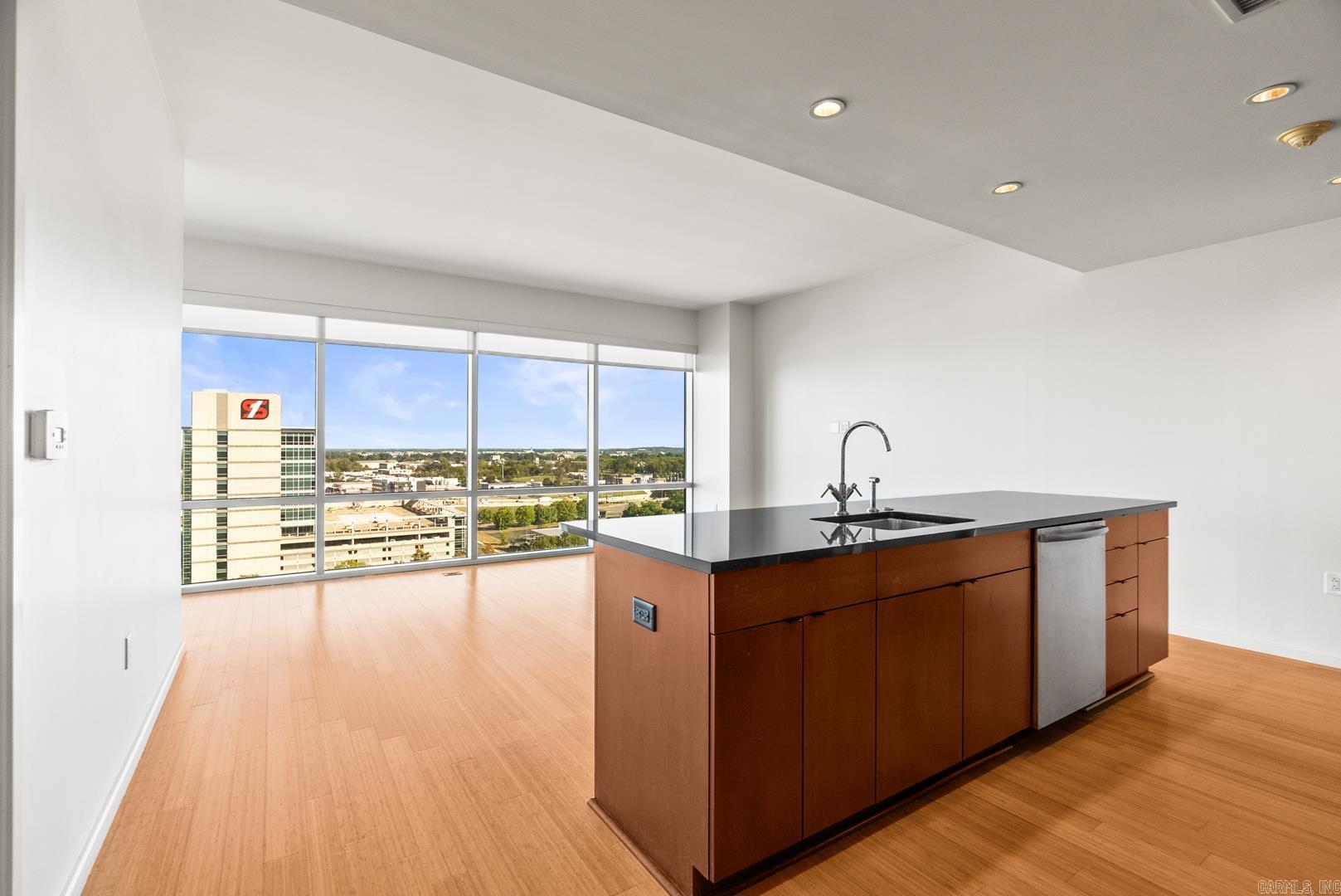 RIVER MARKET PLACE - Residential