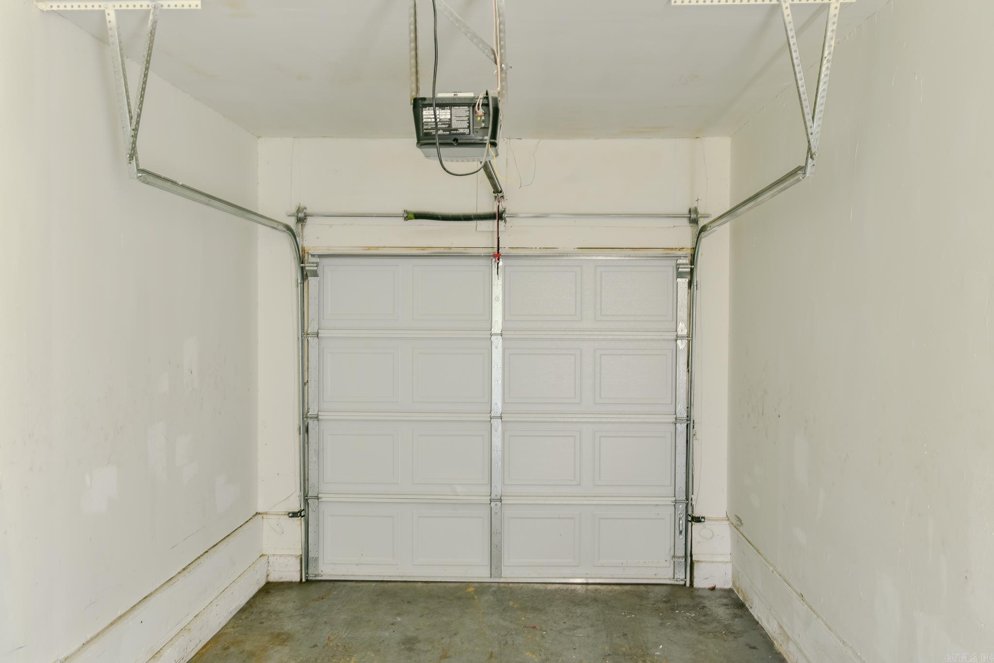 COUNTRY CLUB TO JACK - Residential