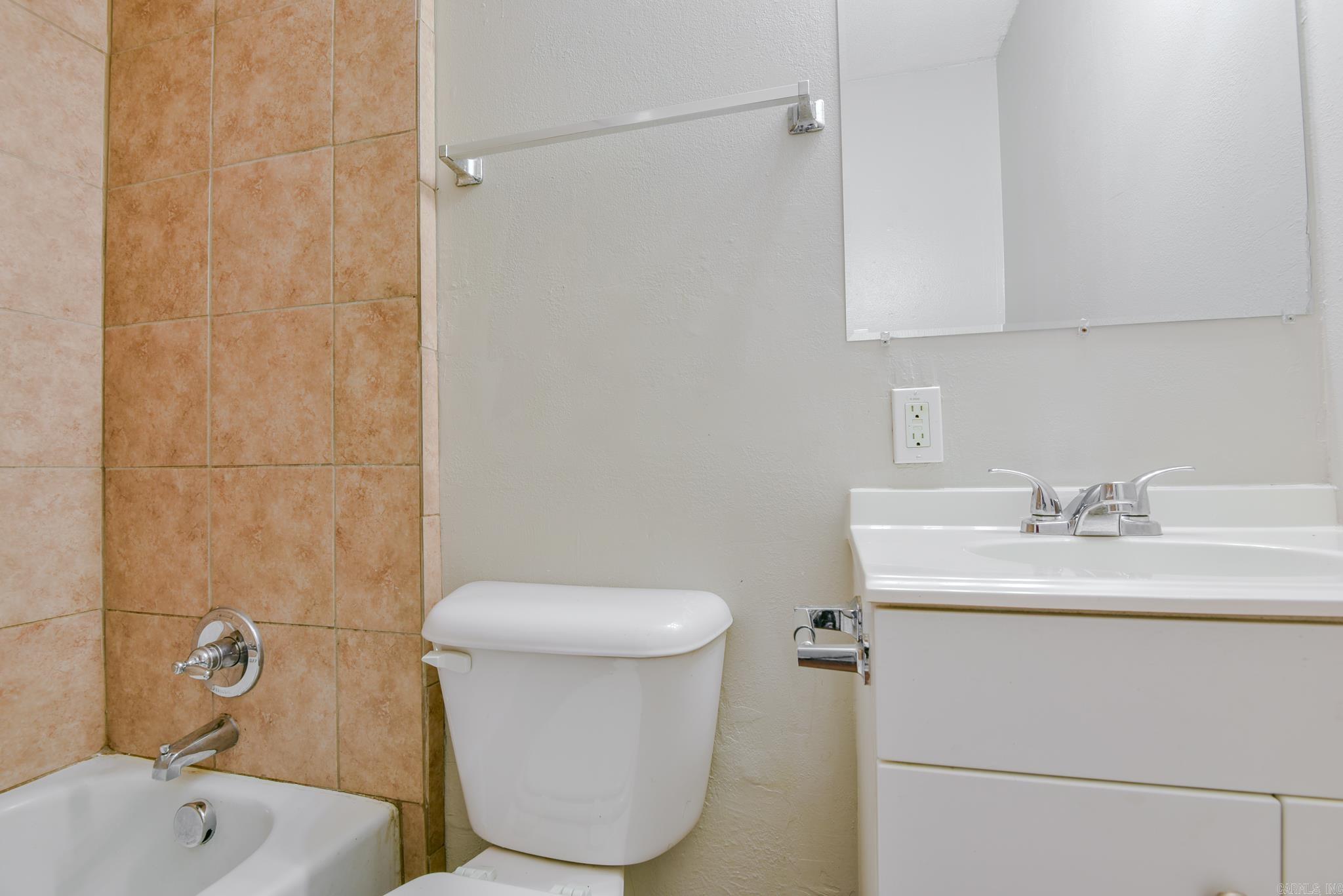 COUNTRY CLUB TO JACK - Residential