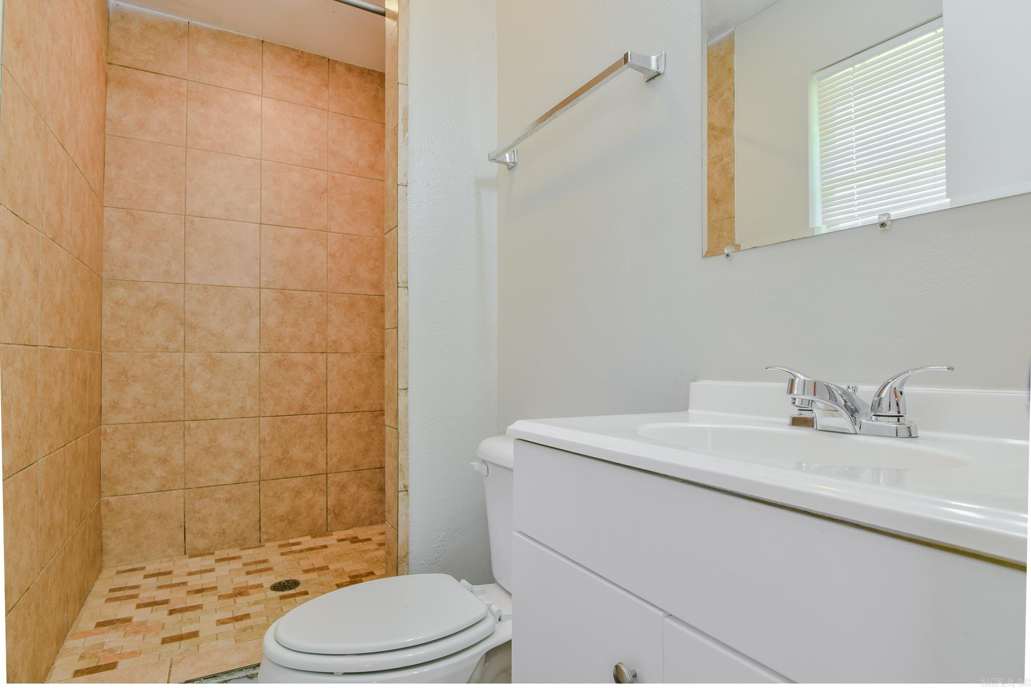 COUNTRY CLUB TO JACK - Residential