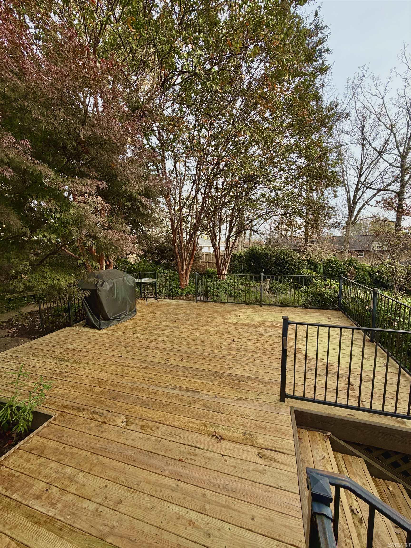 COLONY WEST - Residential