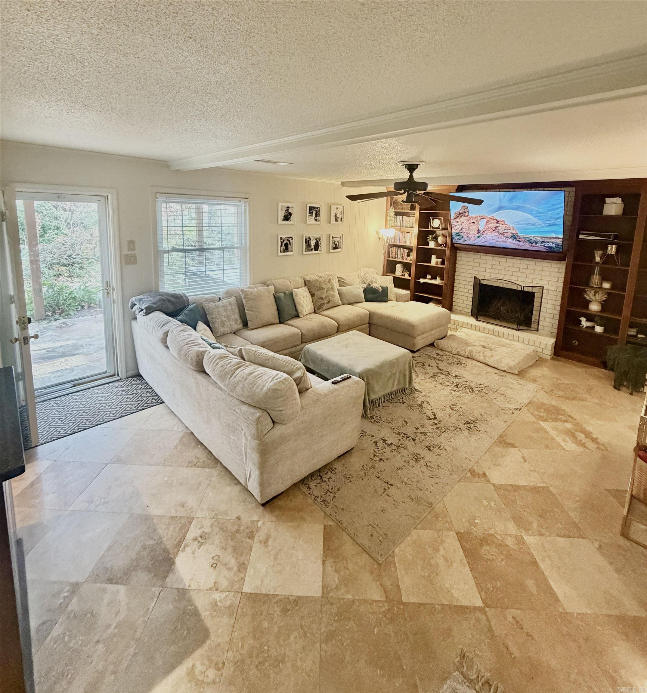 COLONY WEST - Residential