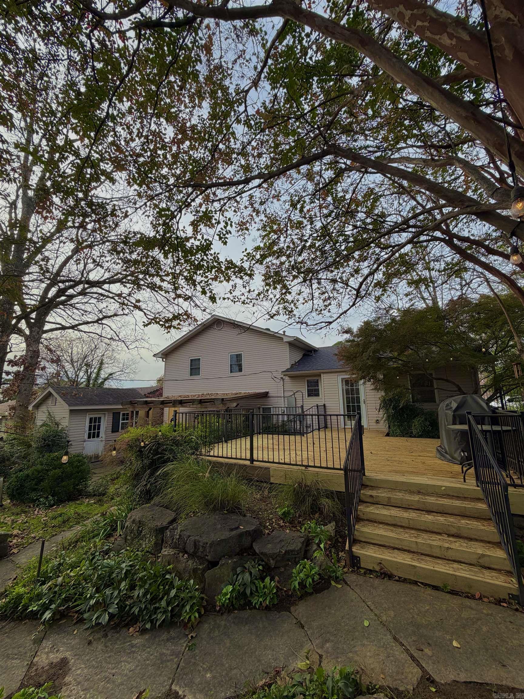 COLONY WEST - Residential