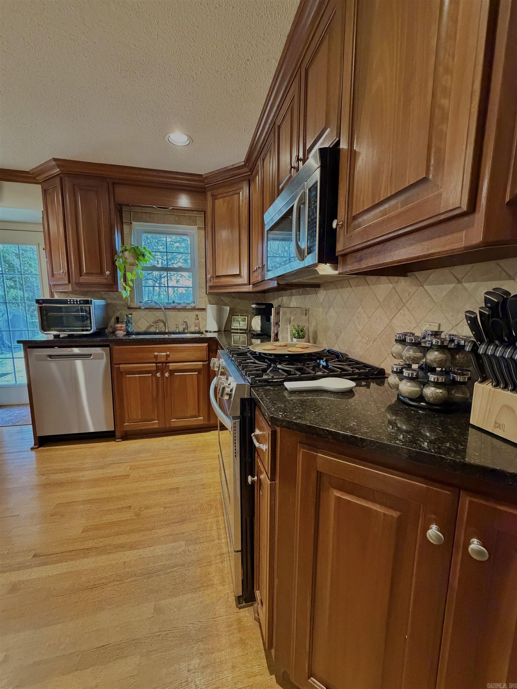 COLONY WEST - Residential