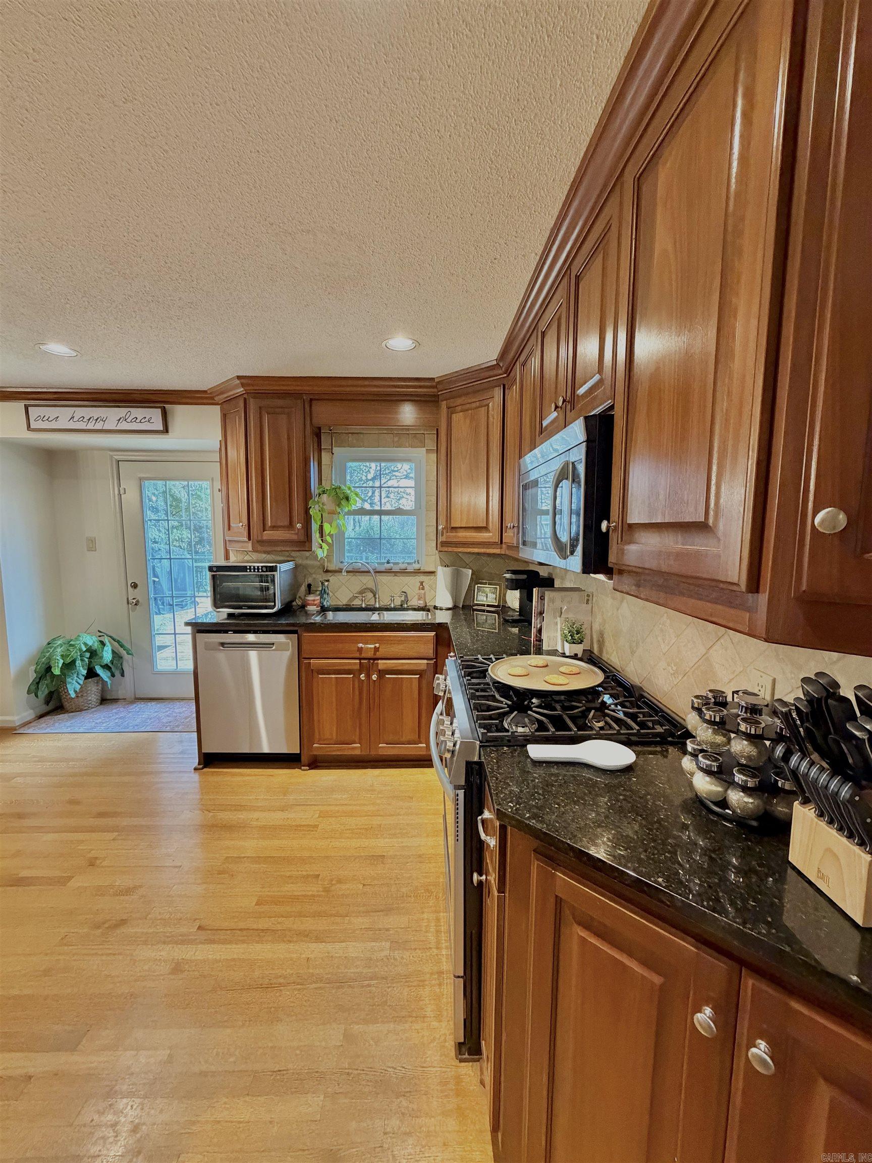 COLONY WEST - Residential