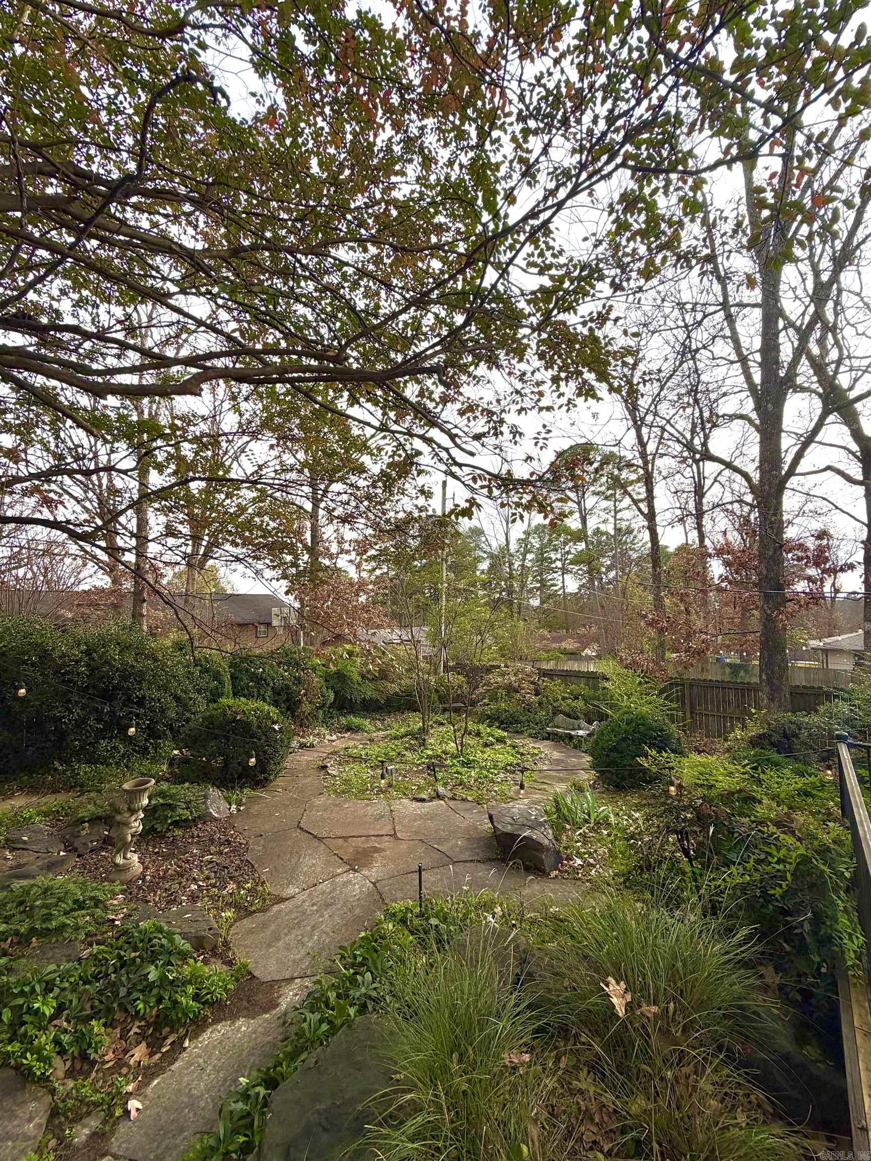 COLONY WEST - Residential