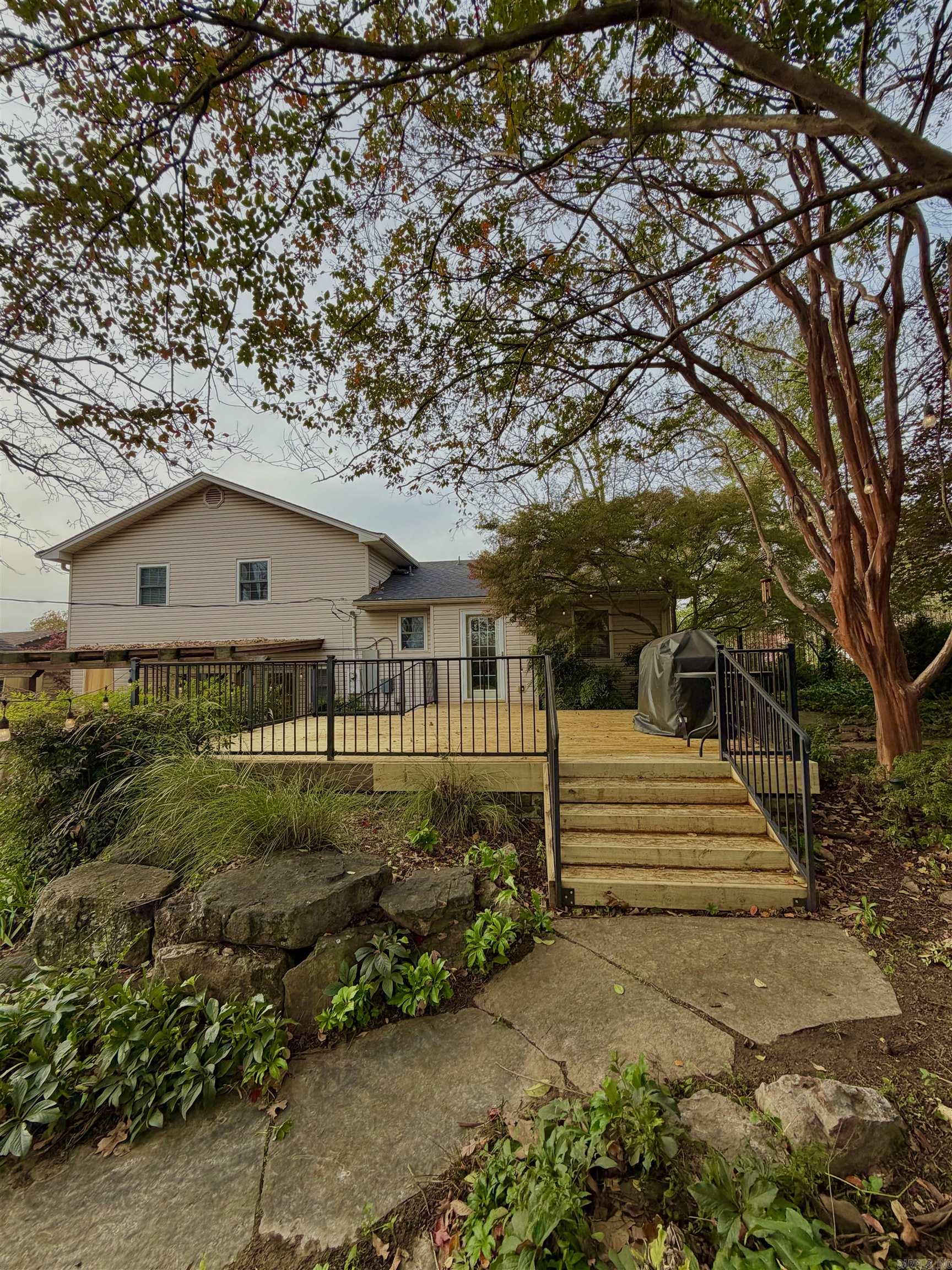 COLONY WEST - Residential